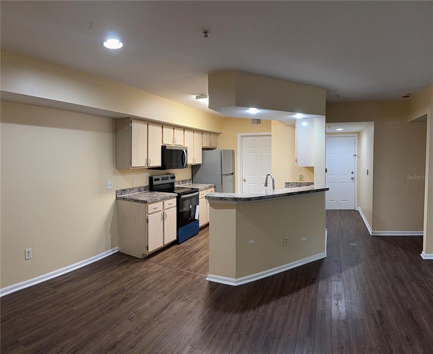 CREST/WATERFORD LAKES - Residential