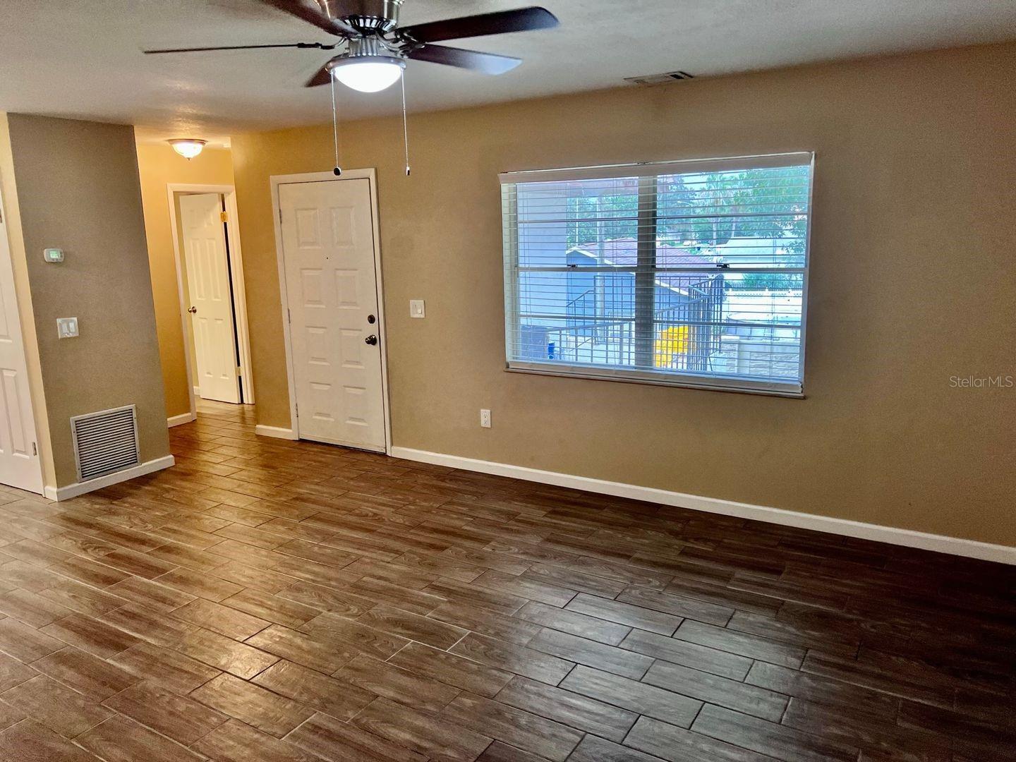 WINDTREE GARDENS CONDO PH 05 - Residential Lease