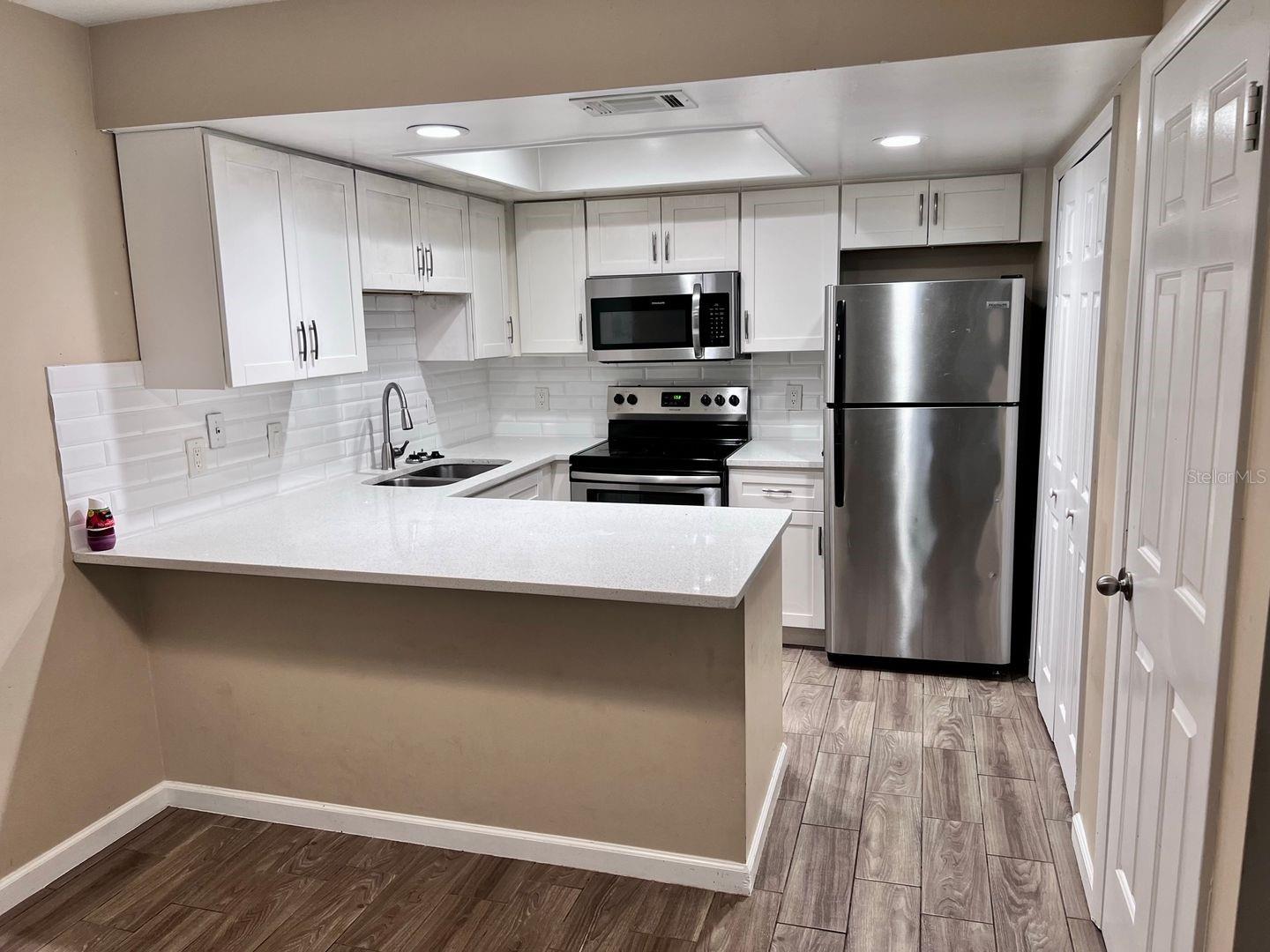 WINDTREE GARDENS CONDO PH 05 - Residential Lease