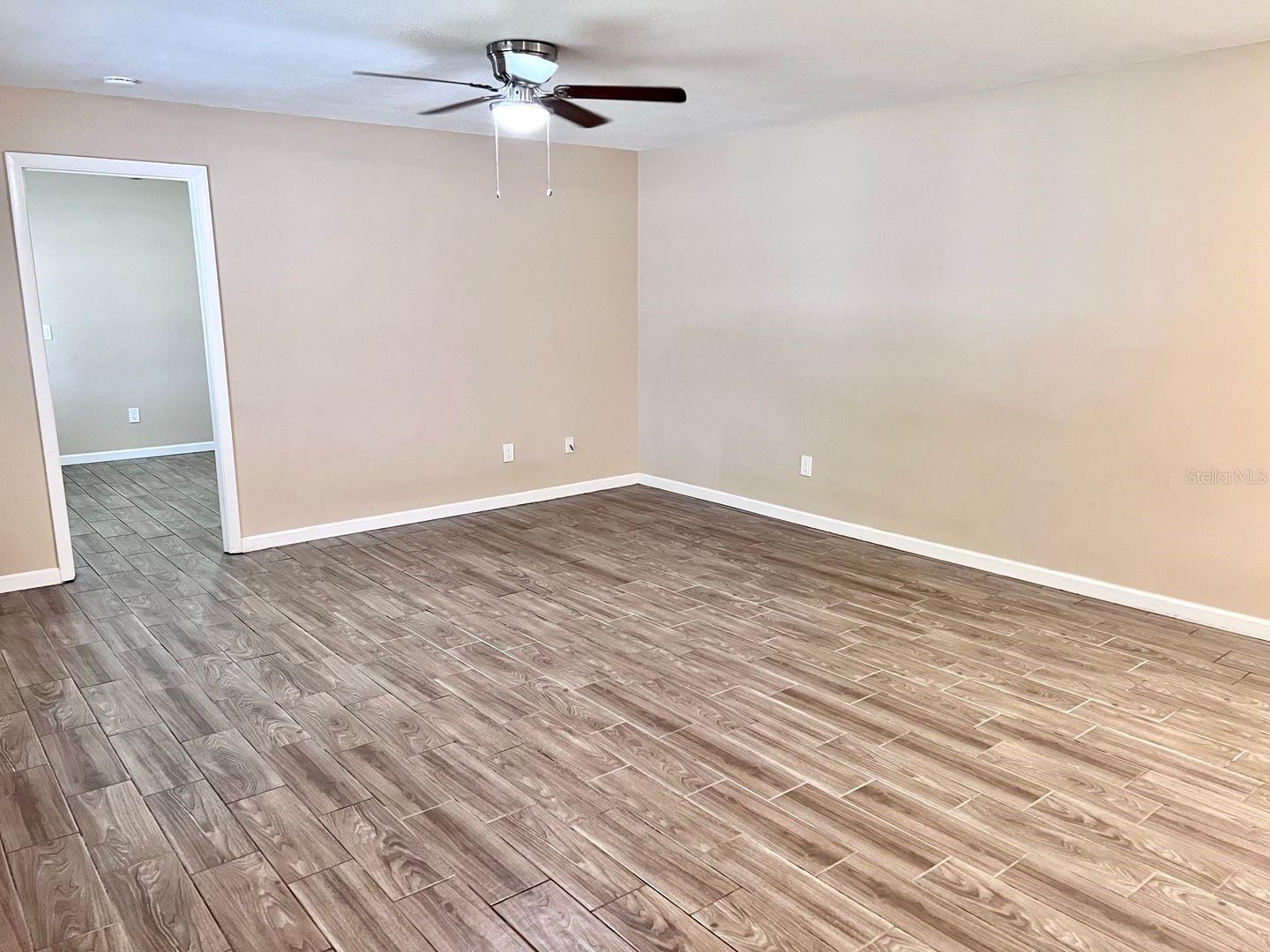 WINDTREE GARDENS CONDO PH 05 - Residential Lease