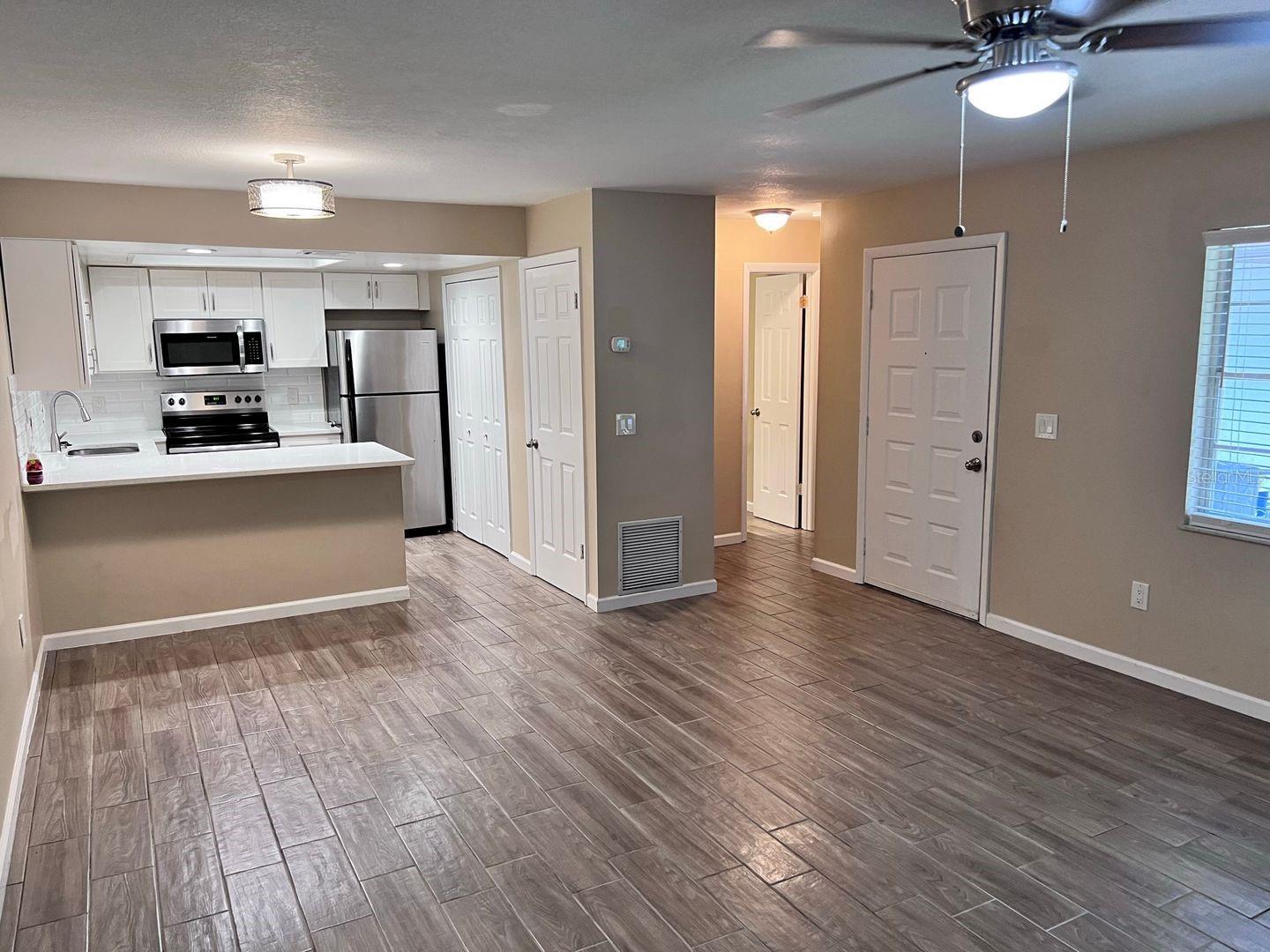 WINDTREE GARDENS CONDO PH 05 - Residential Lease