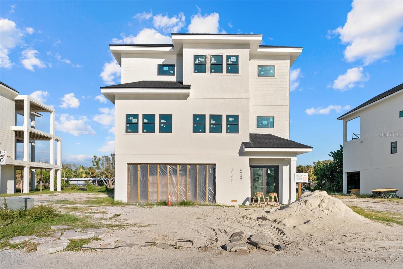 CORONAS PARK - Residential