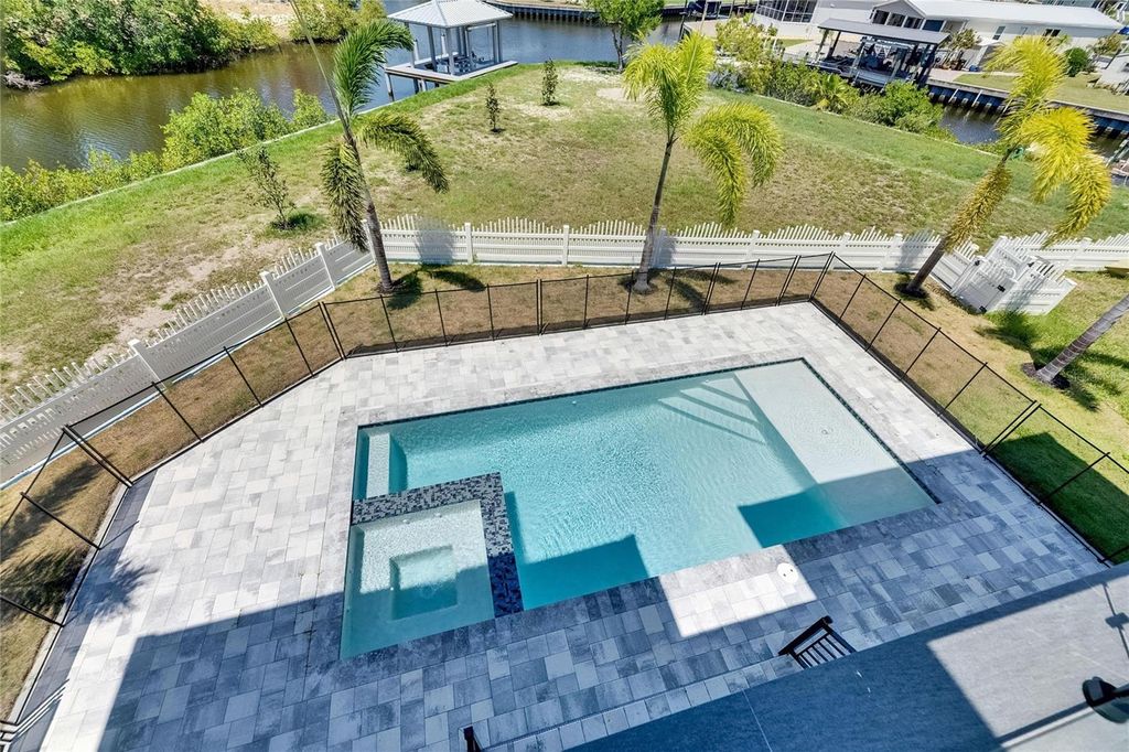 Photo of 6522 Simone Shores Circle, Apollo Beach, FL 33572 (MLS # TB8389832)