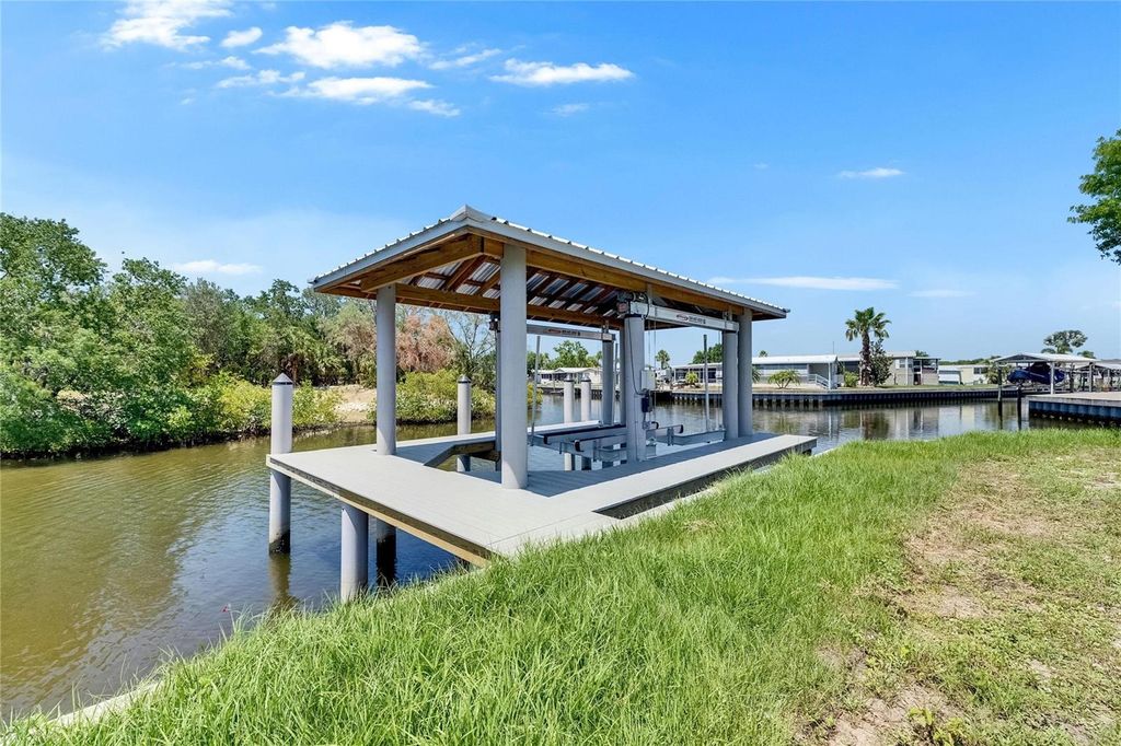 Photo of 6522 Simone Shores Circle, Apollo Beach, FL 33572 (MLS # TB8389832)
