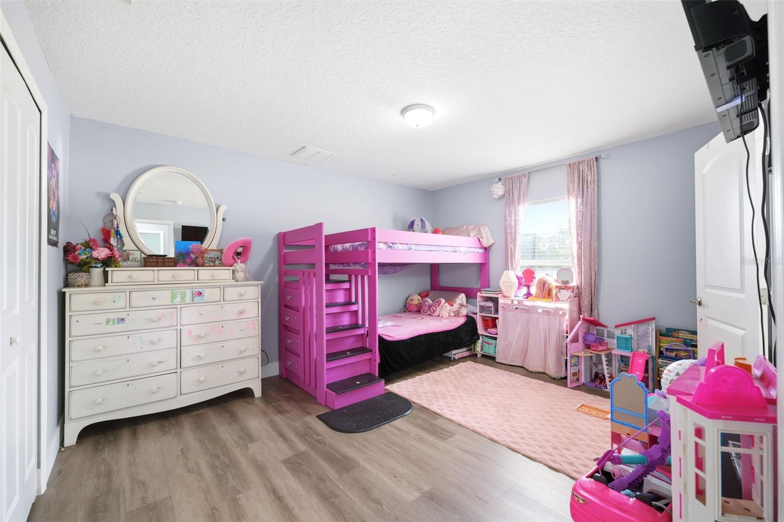 SILVER MDWS NORTH - Residential