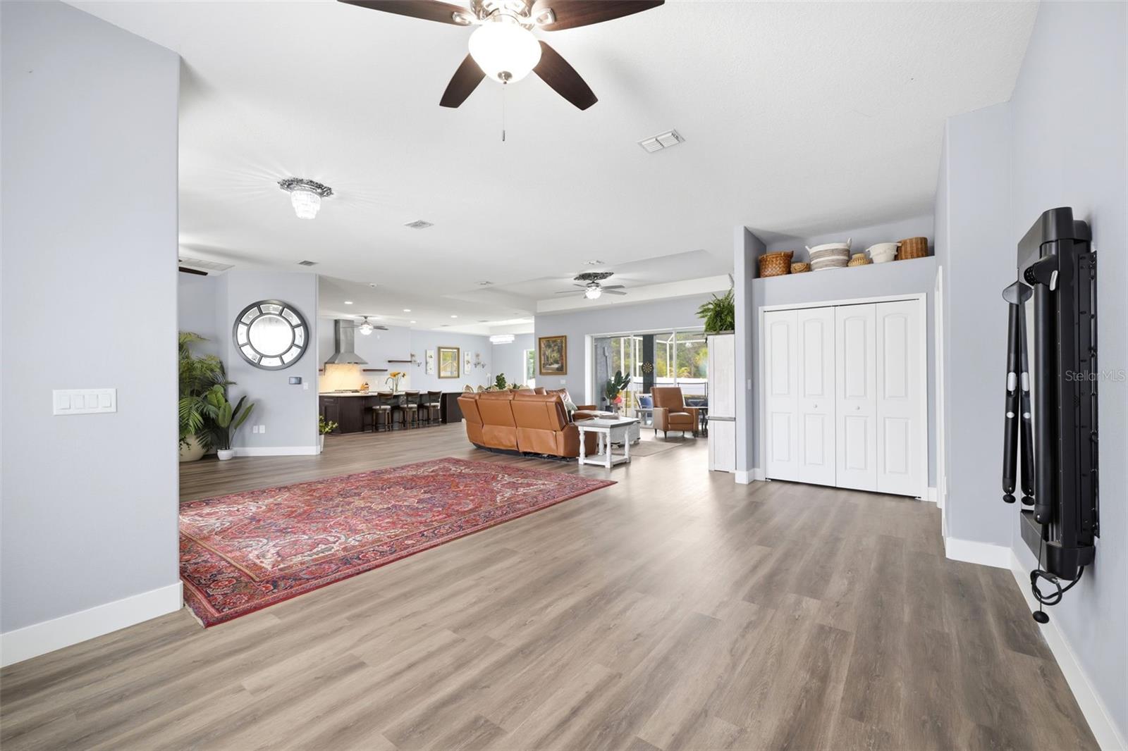 SILVER MDWS NORTH - Residential