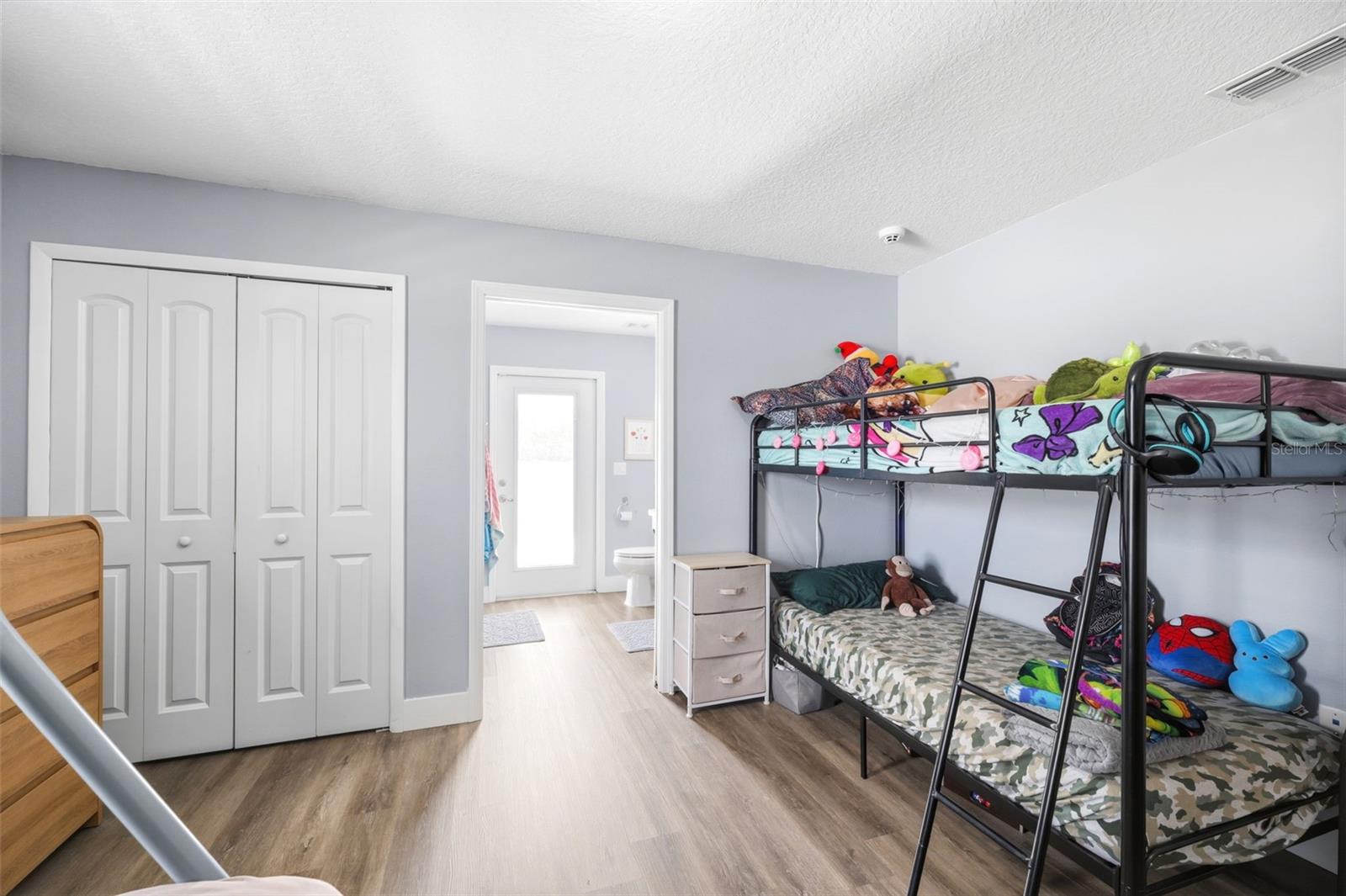 SILVER MDWS NORTH - Residential