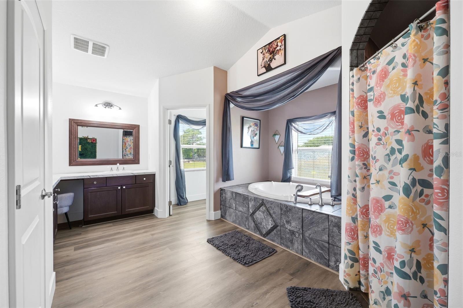 SILVER MDWS NORTH - Residential