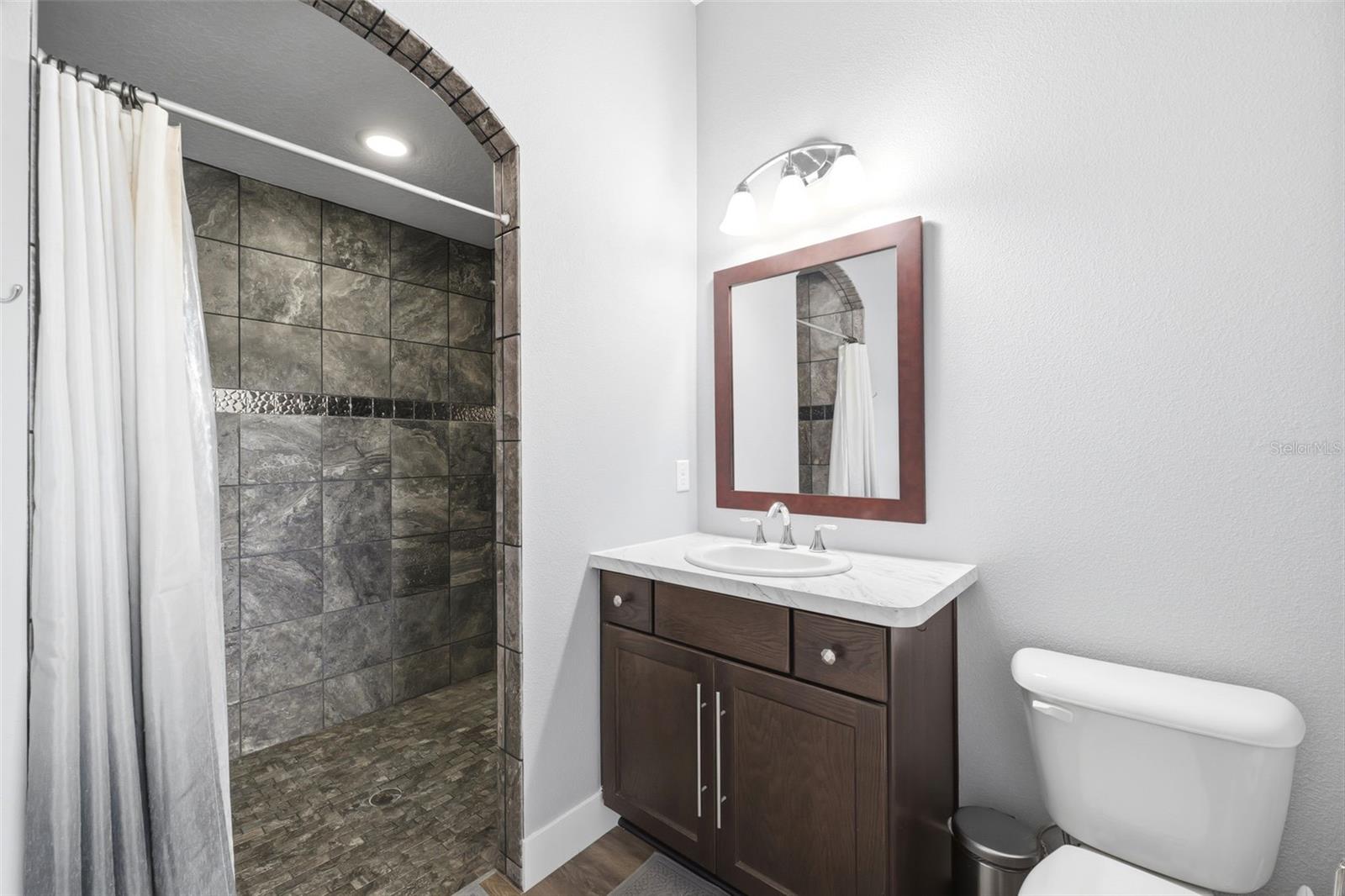 SILVER MDWS NORTH - Residential