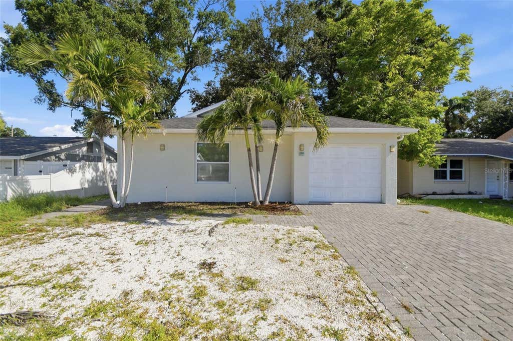 Photo of 2303 Bahia Vista Street, Sarasota, FL 34239 (MLS # O6434076)