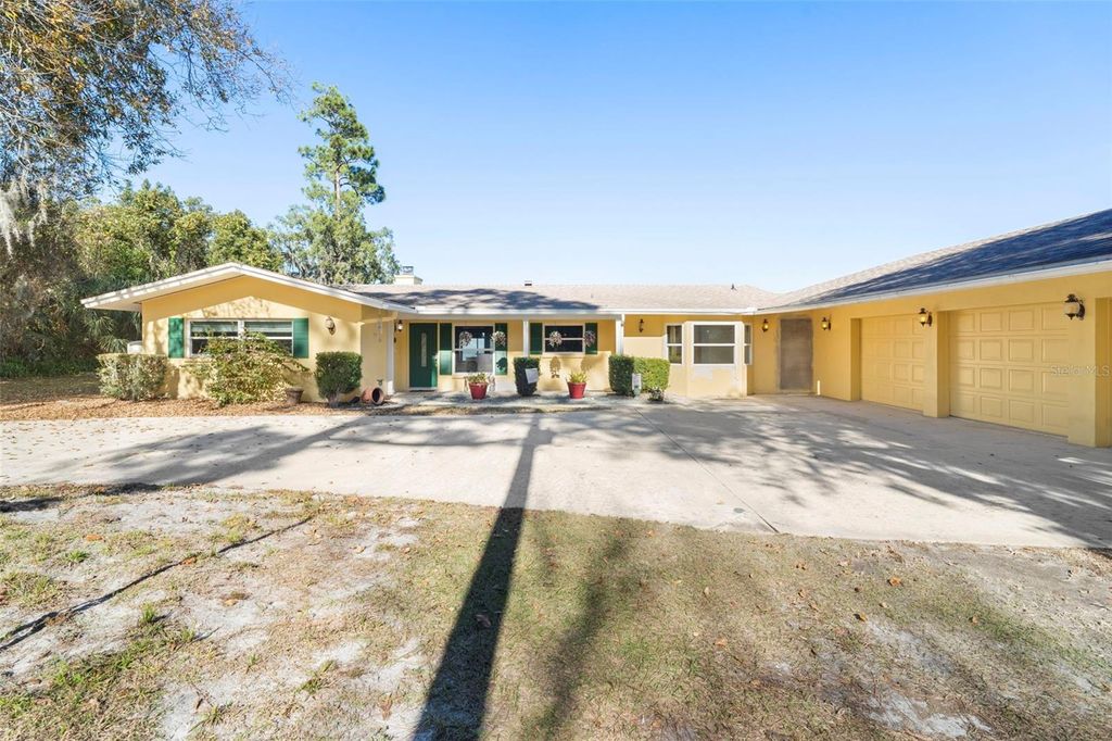 Photo of 811 Billsborough Road, Geneva, FL 32732 (MLS # O6370112)