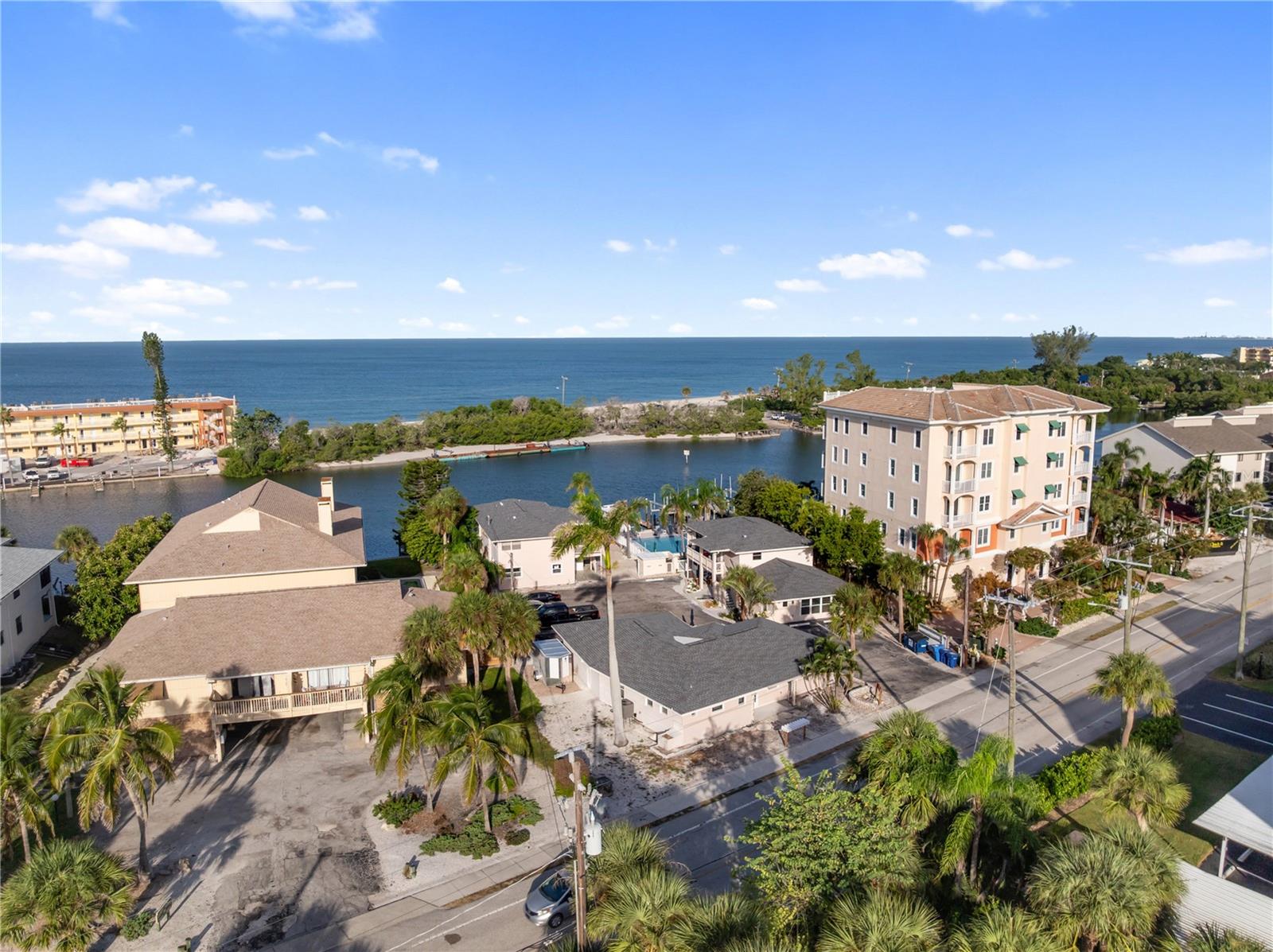 CORAL SHORES - Residential