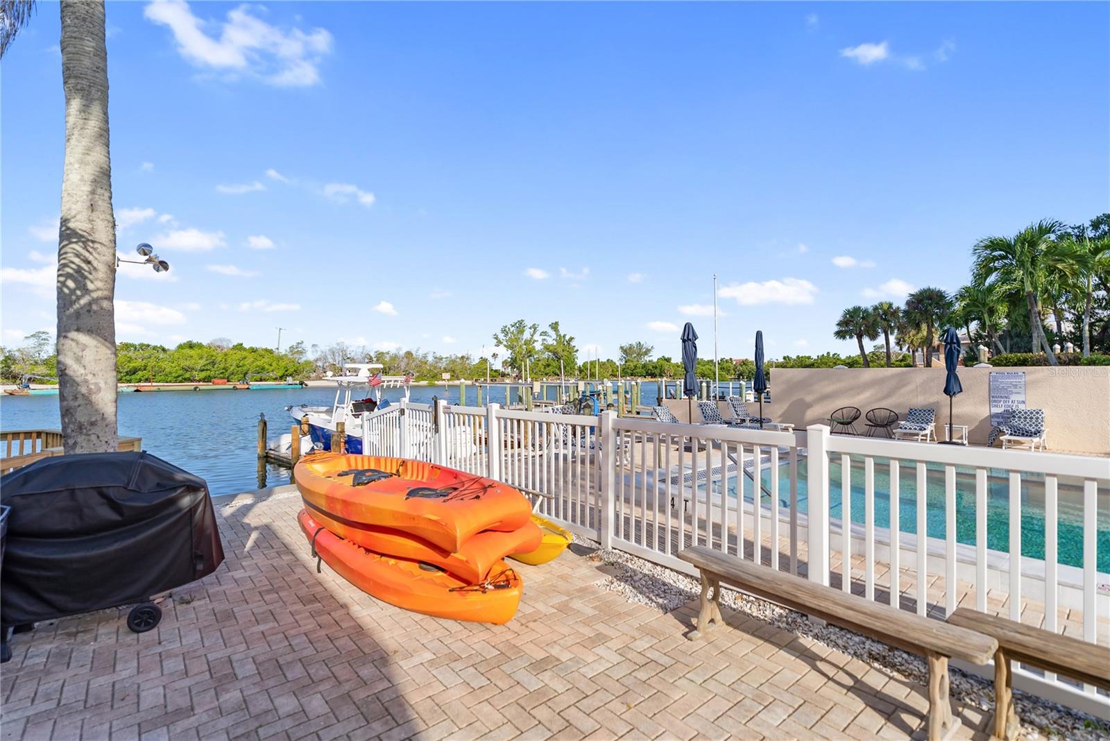 CORAL SHORES - Residential