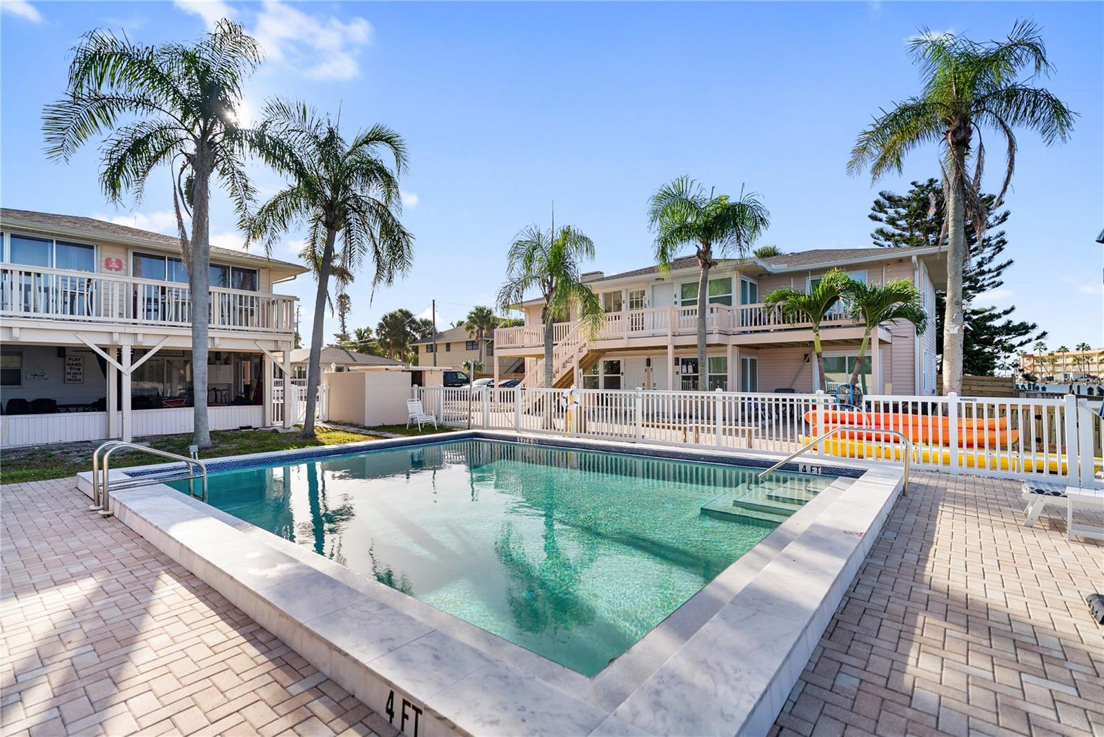 CORAL SHORES - Residential