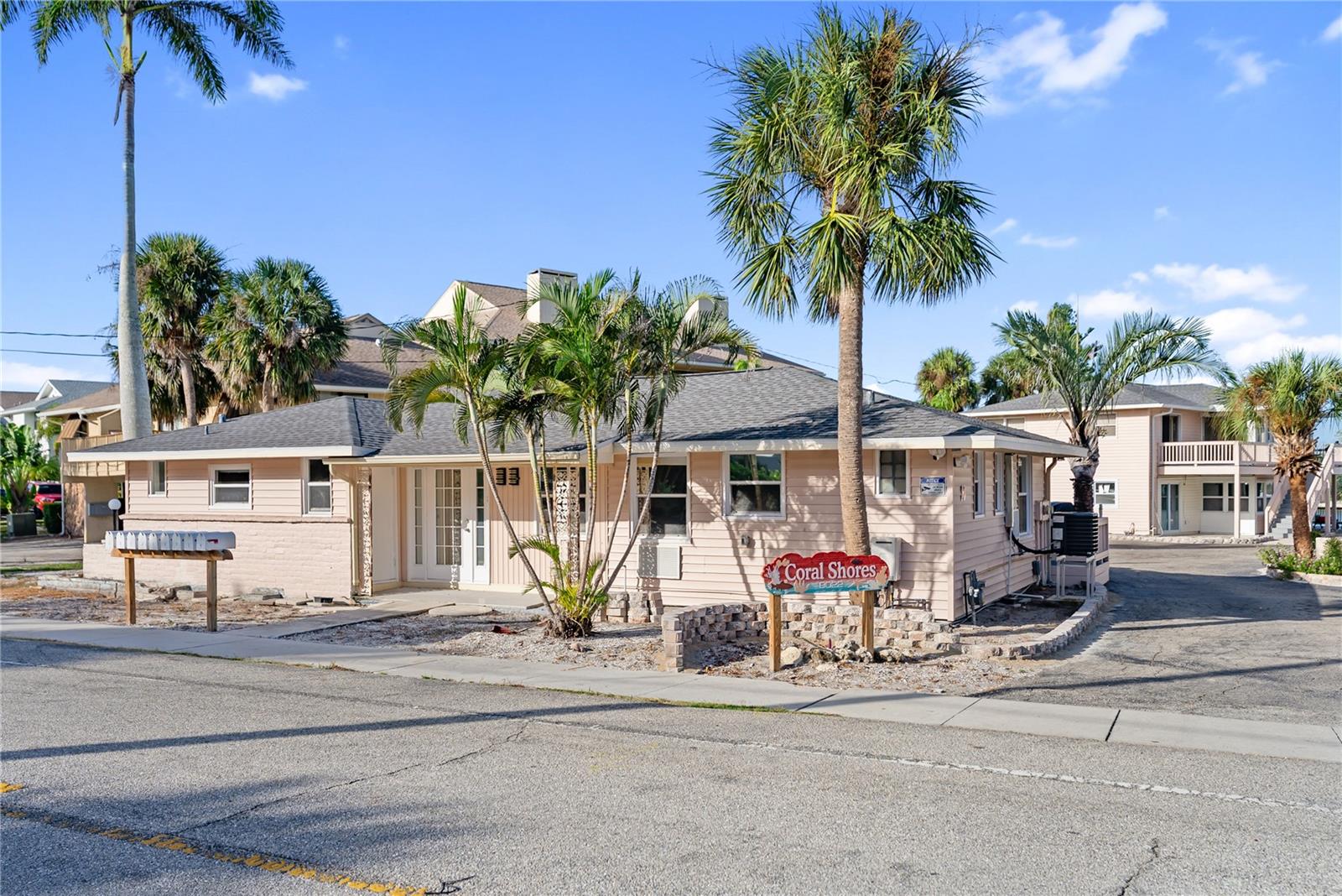 CORAL SHORES - Residential