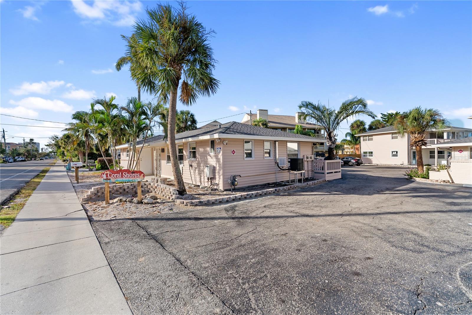 CORAL SHORES - Residential