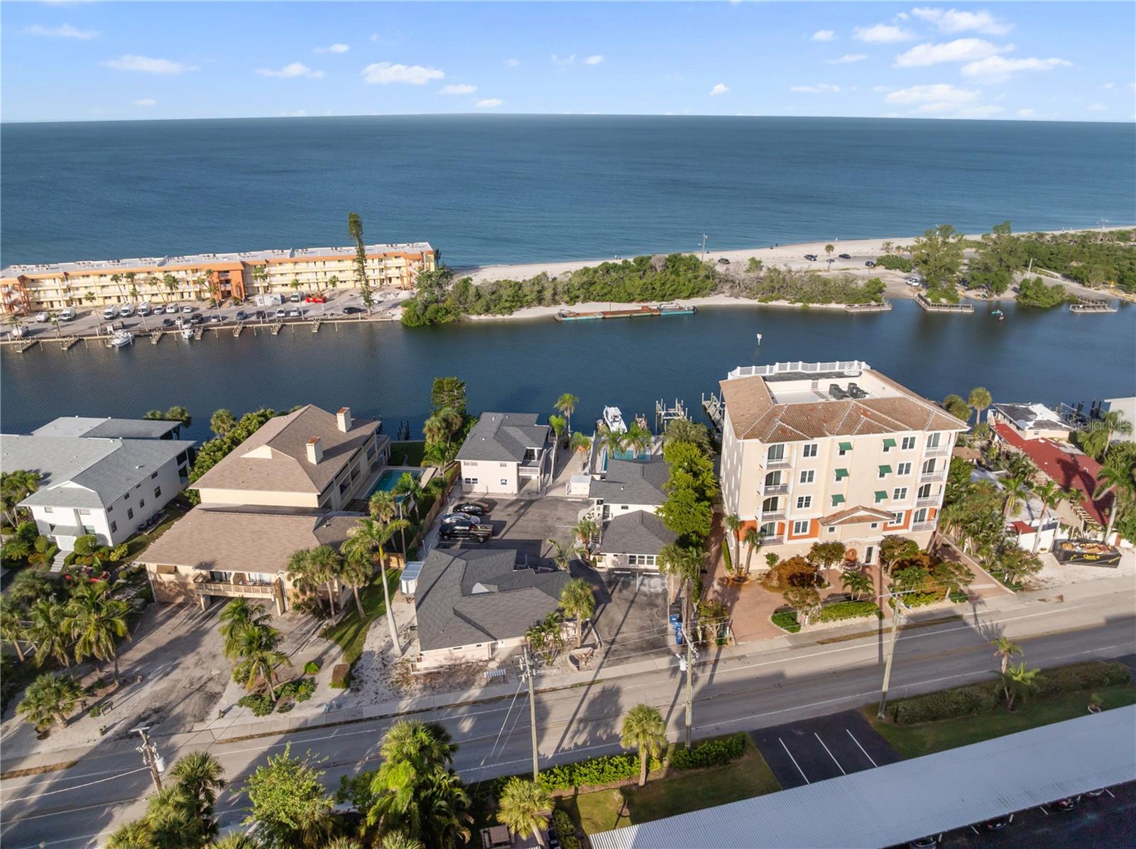 CORAL SHORES - Residential