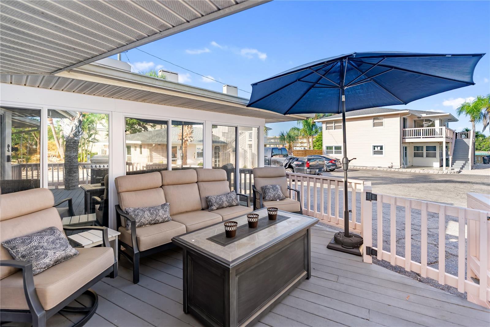 CORAL SHORES - Residential