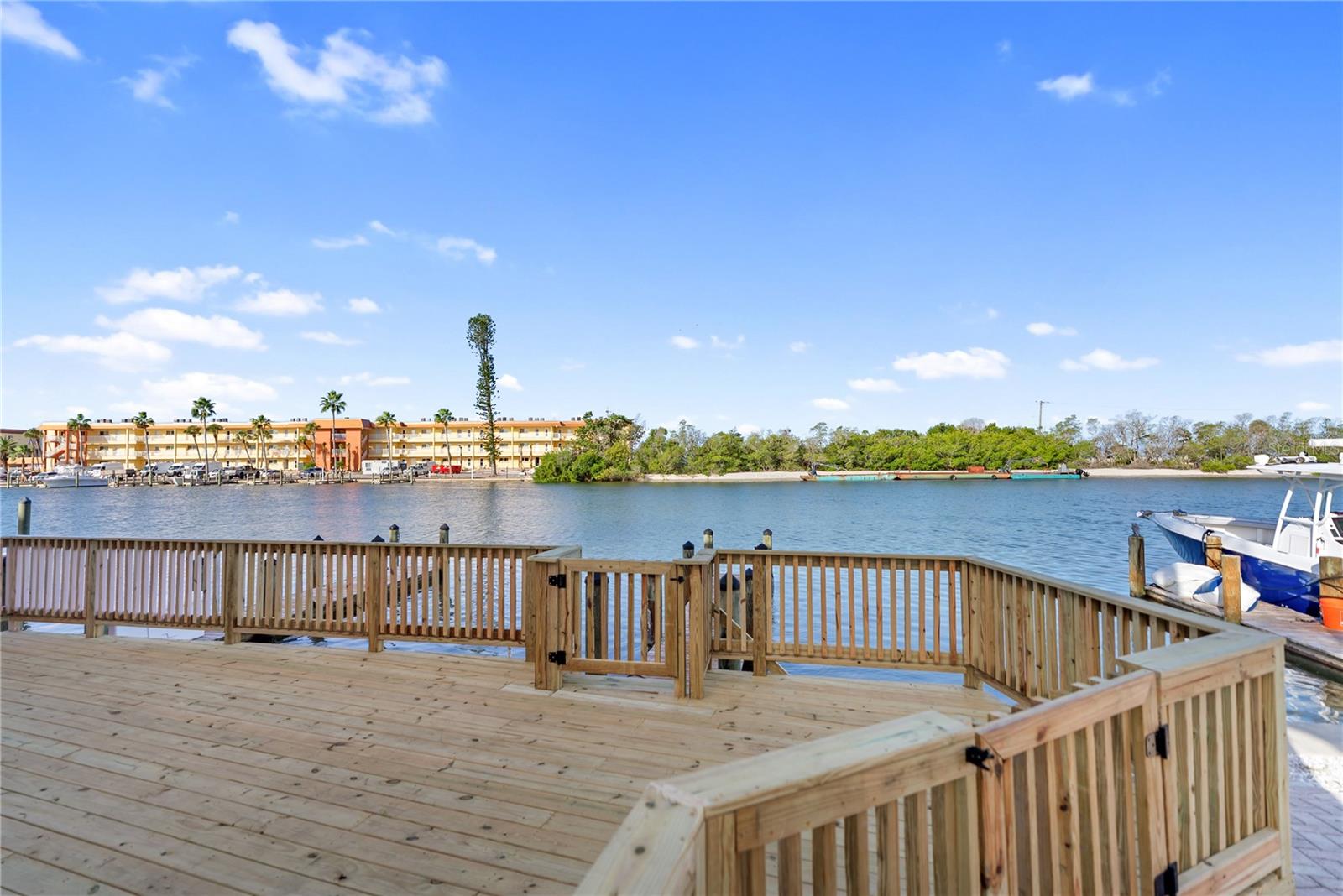 CORAL SHORES - Residential