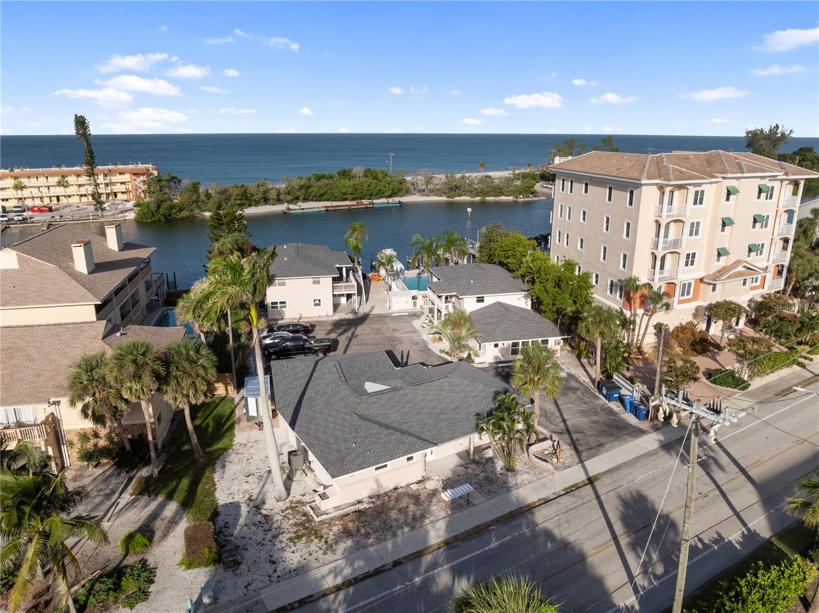 CORAL SHORES - Residential