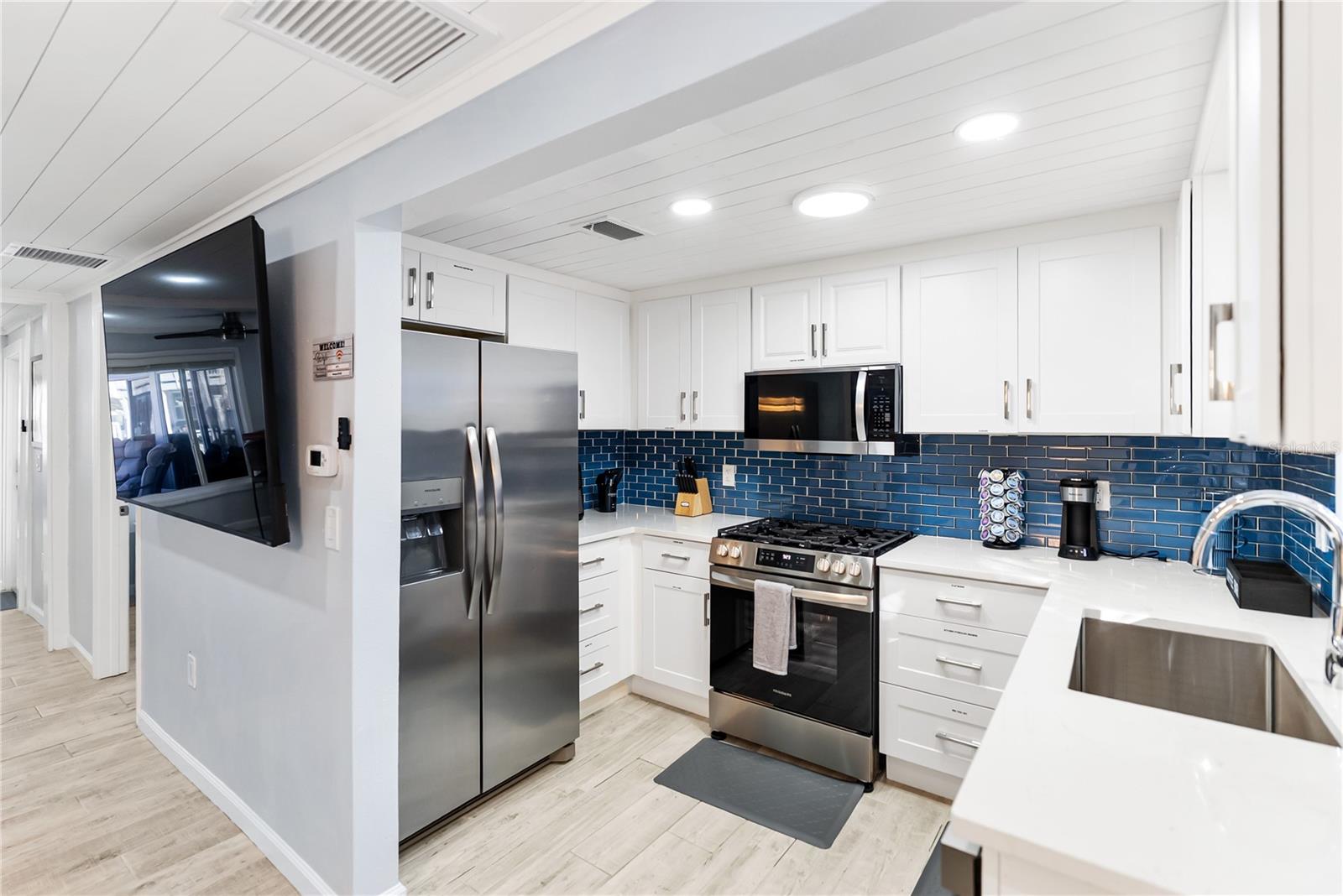 CORAL SHORES - Residential