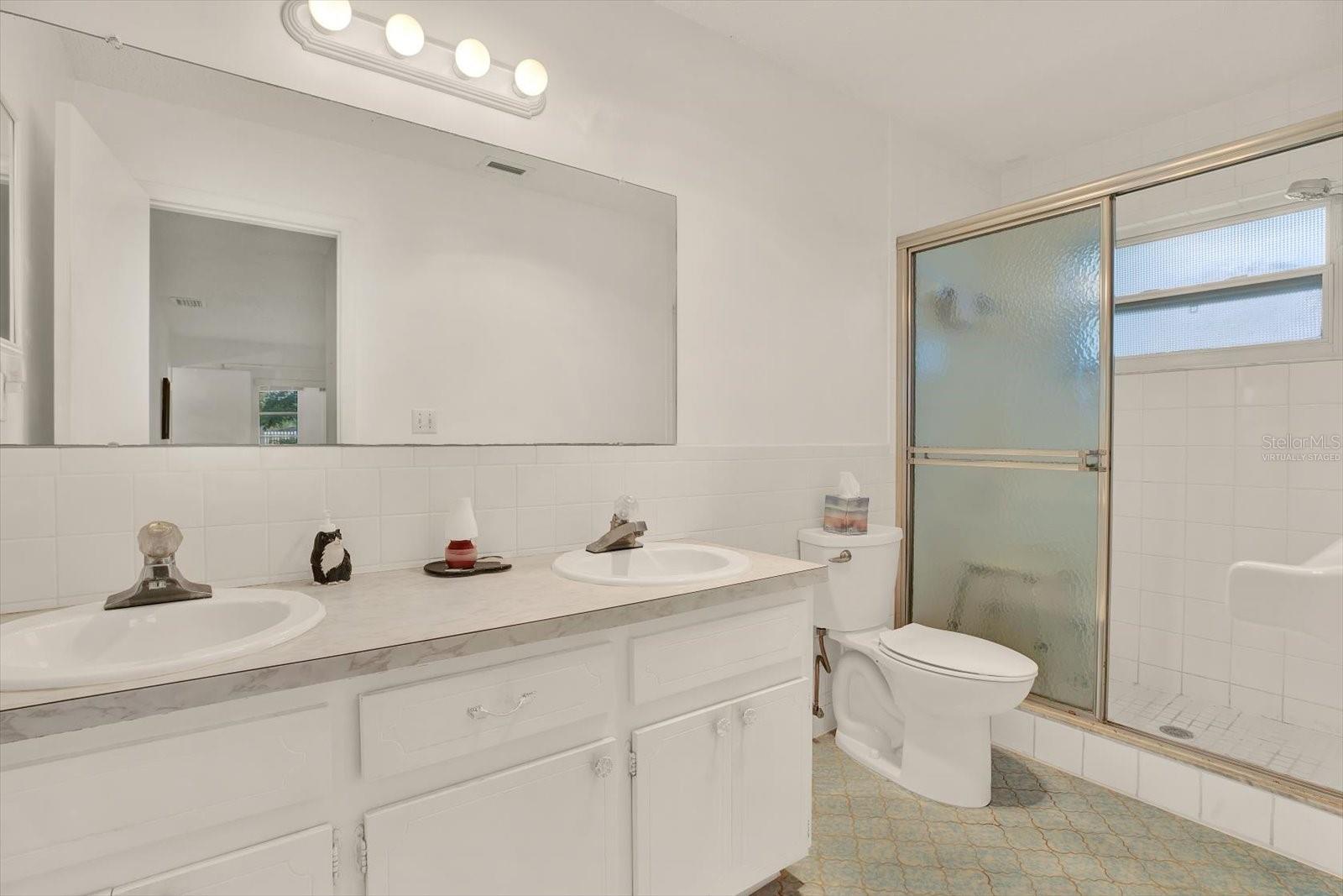 ANCHORAGE OF TARPON LAKE UNIT TWO THE - Residential