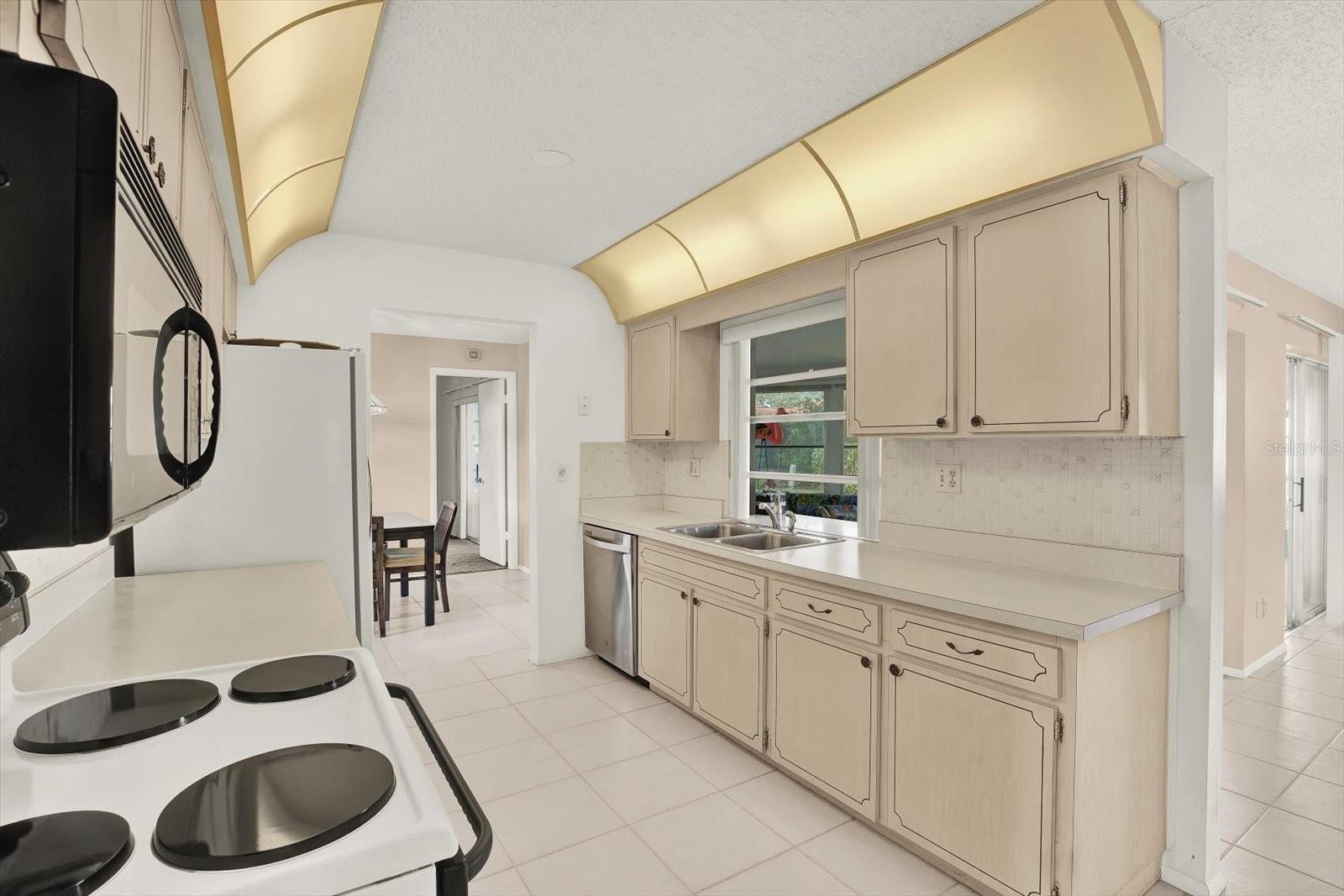 ANCHORAGE OF TARPON LAKE UNIT TWO THE - Residential