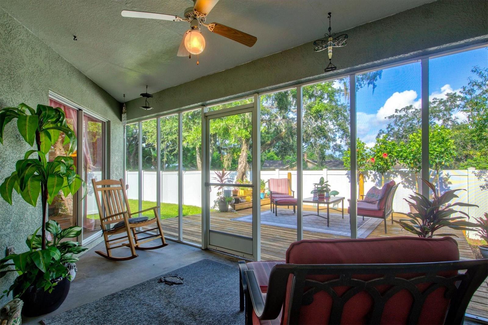 GROVELAND - Residential