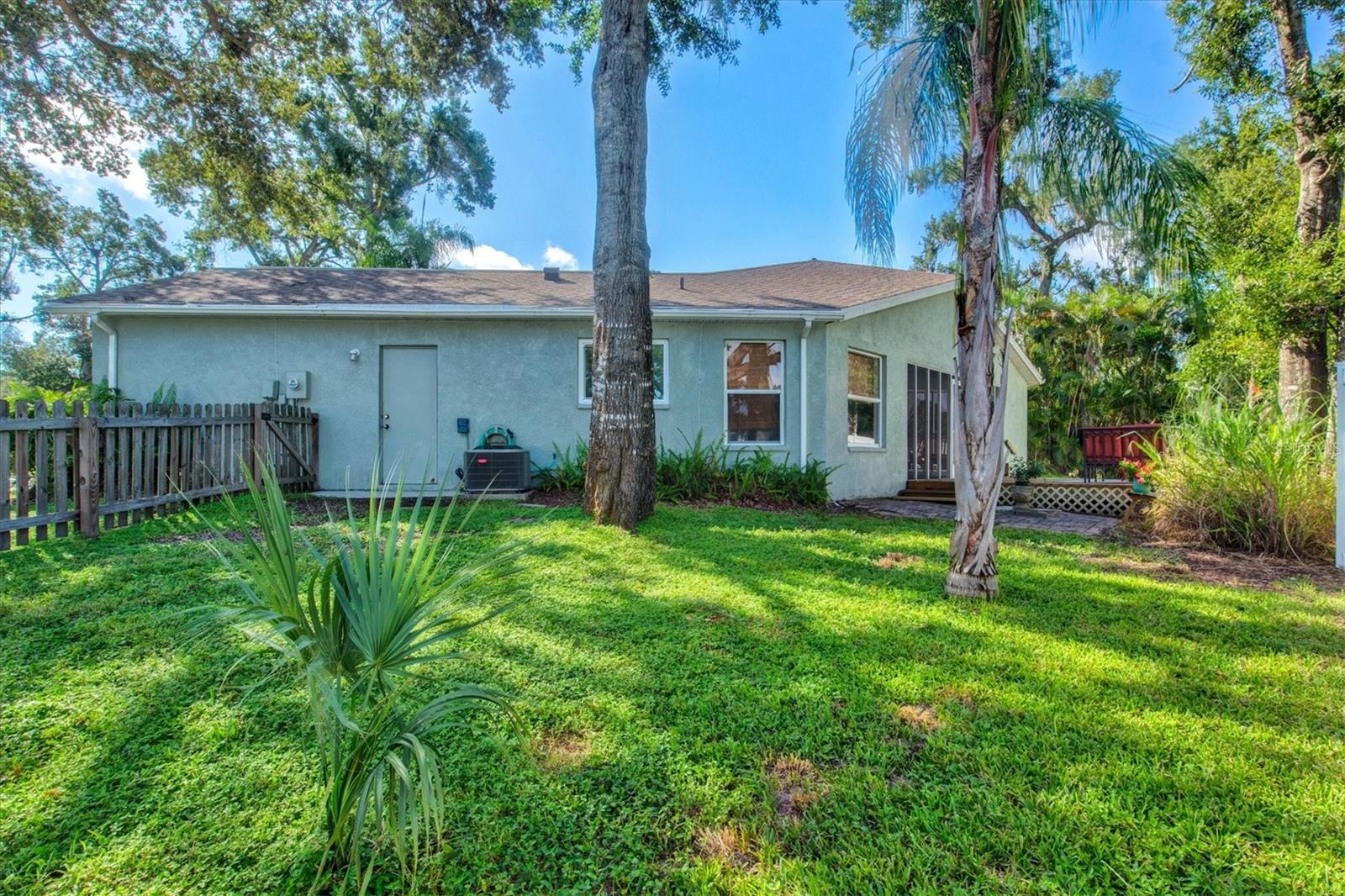 GROVELAND - Residential