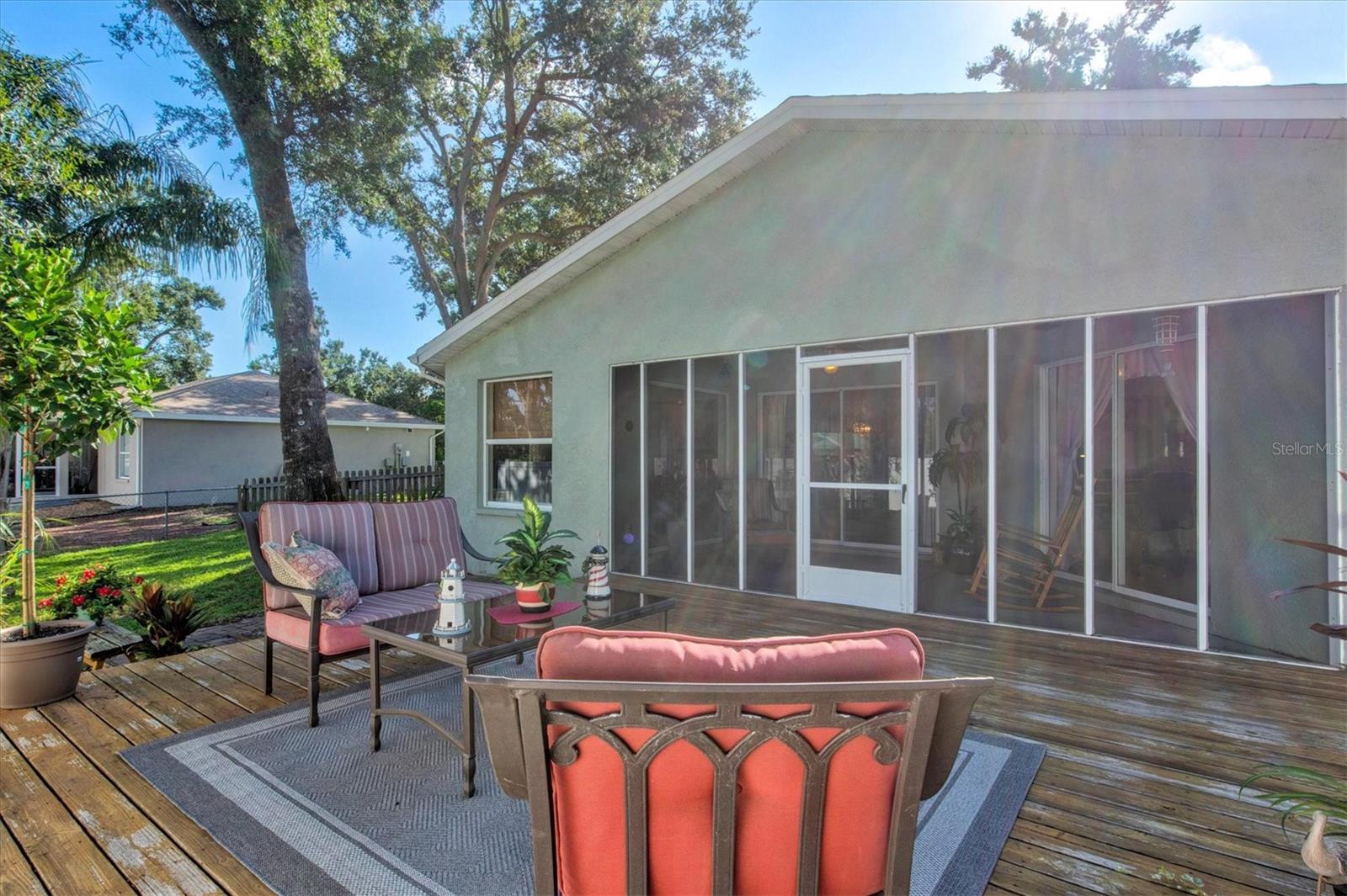 GROVELAND - Residential
