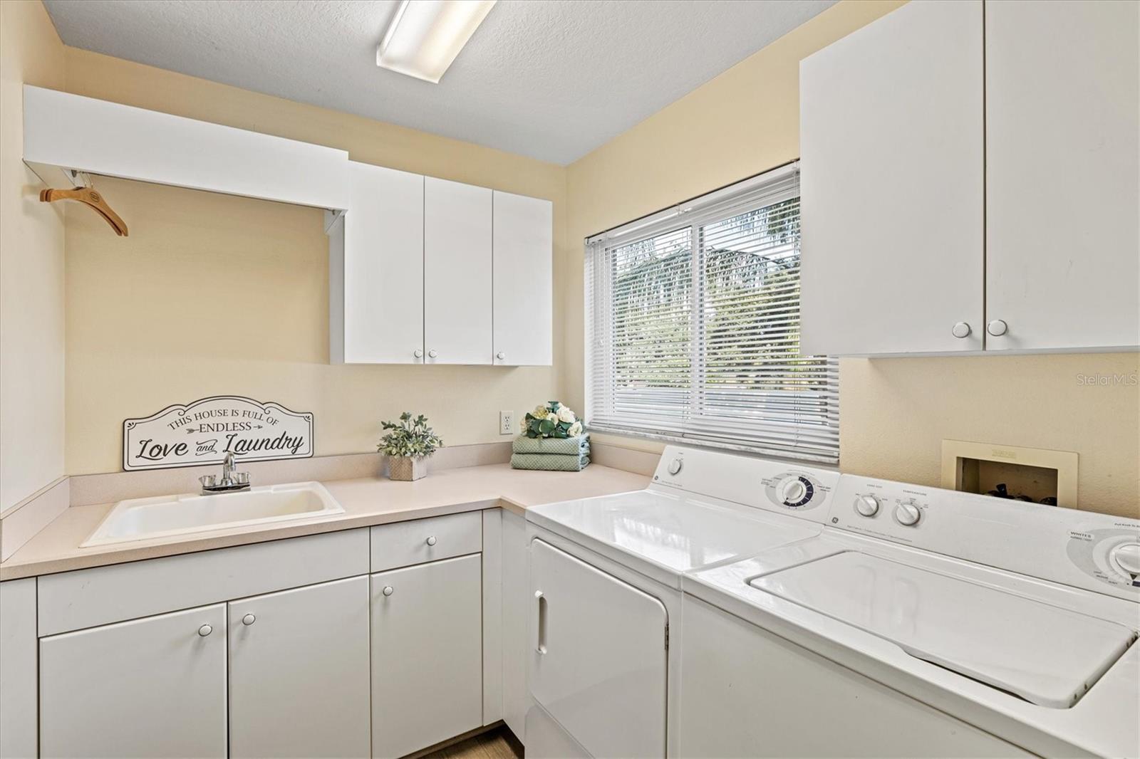 GROVELAND - Residential