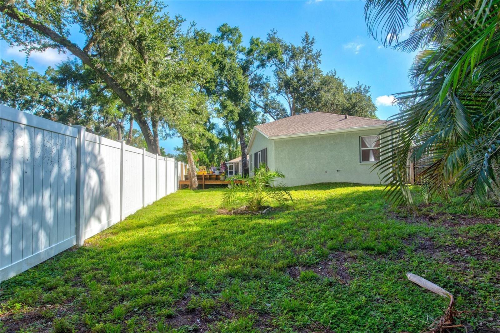 GROVELAND - Residential