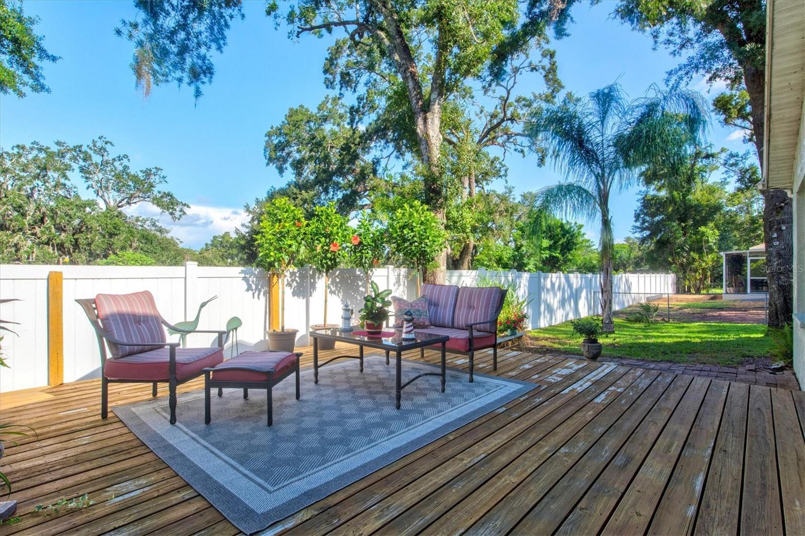 GROVELAND - Residential
