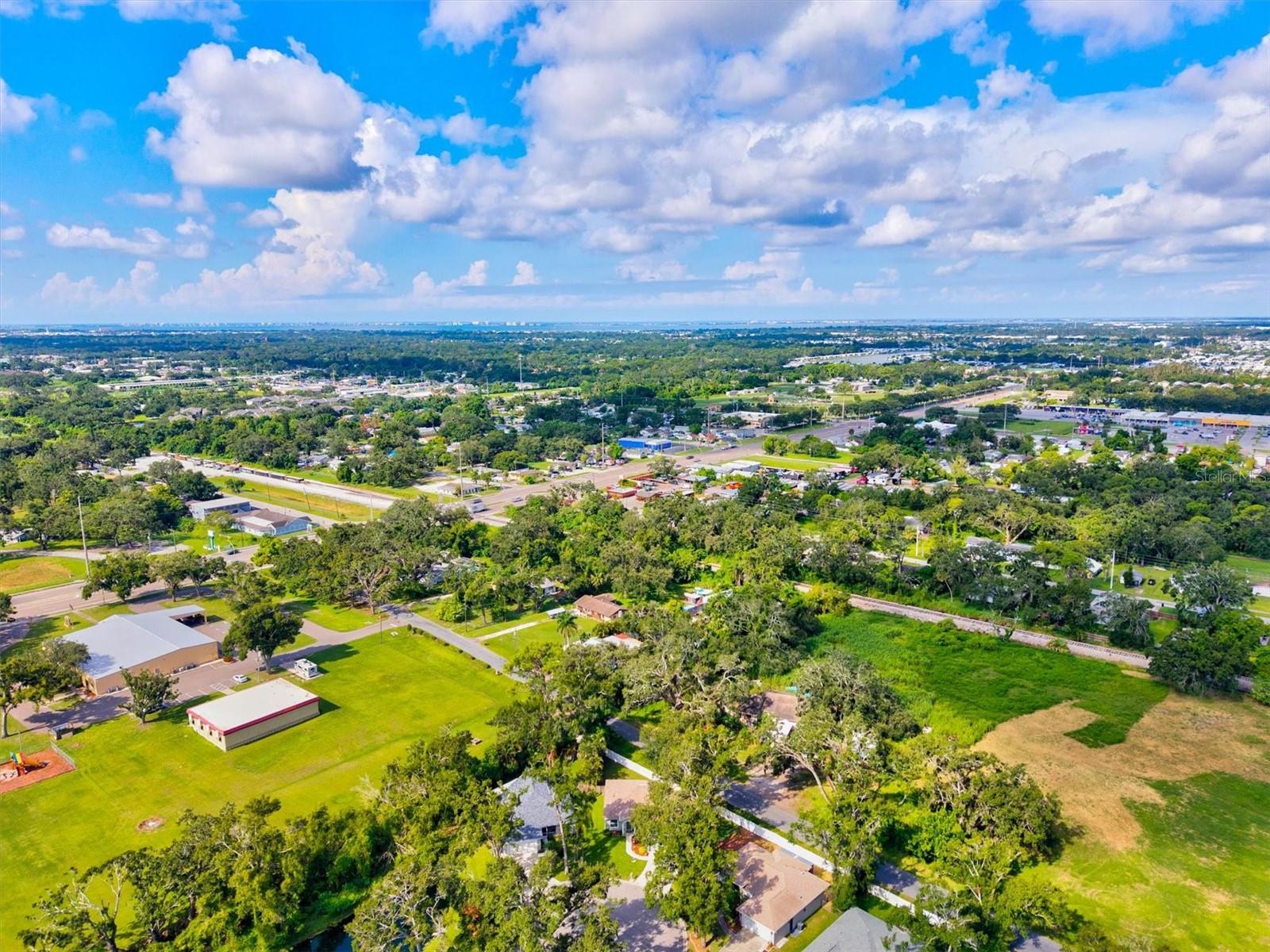 GROVELAND - Residential