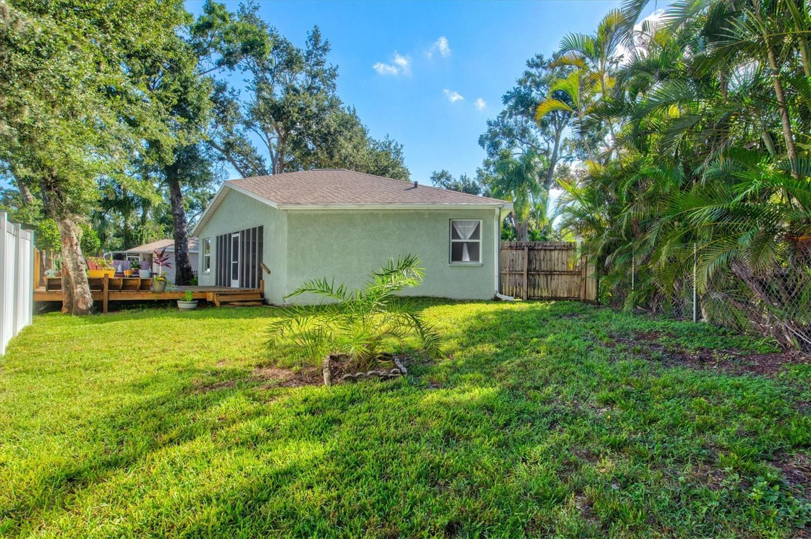 GROVELAND - Residential