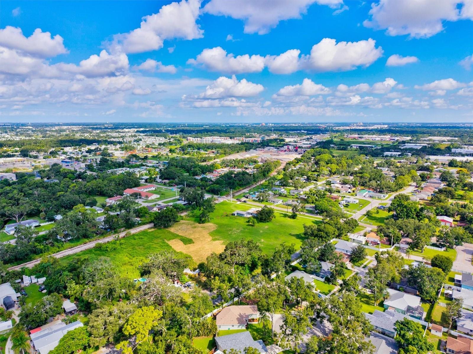 GROVELAND - Residential