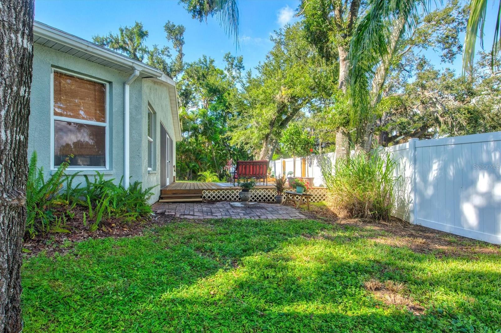 GROVELAND - Residential