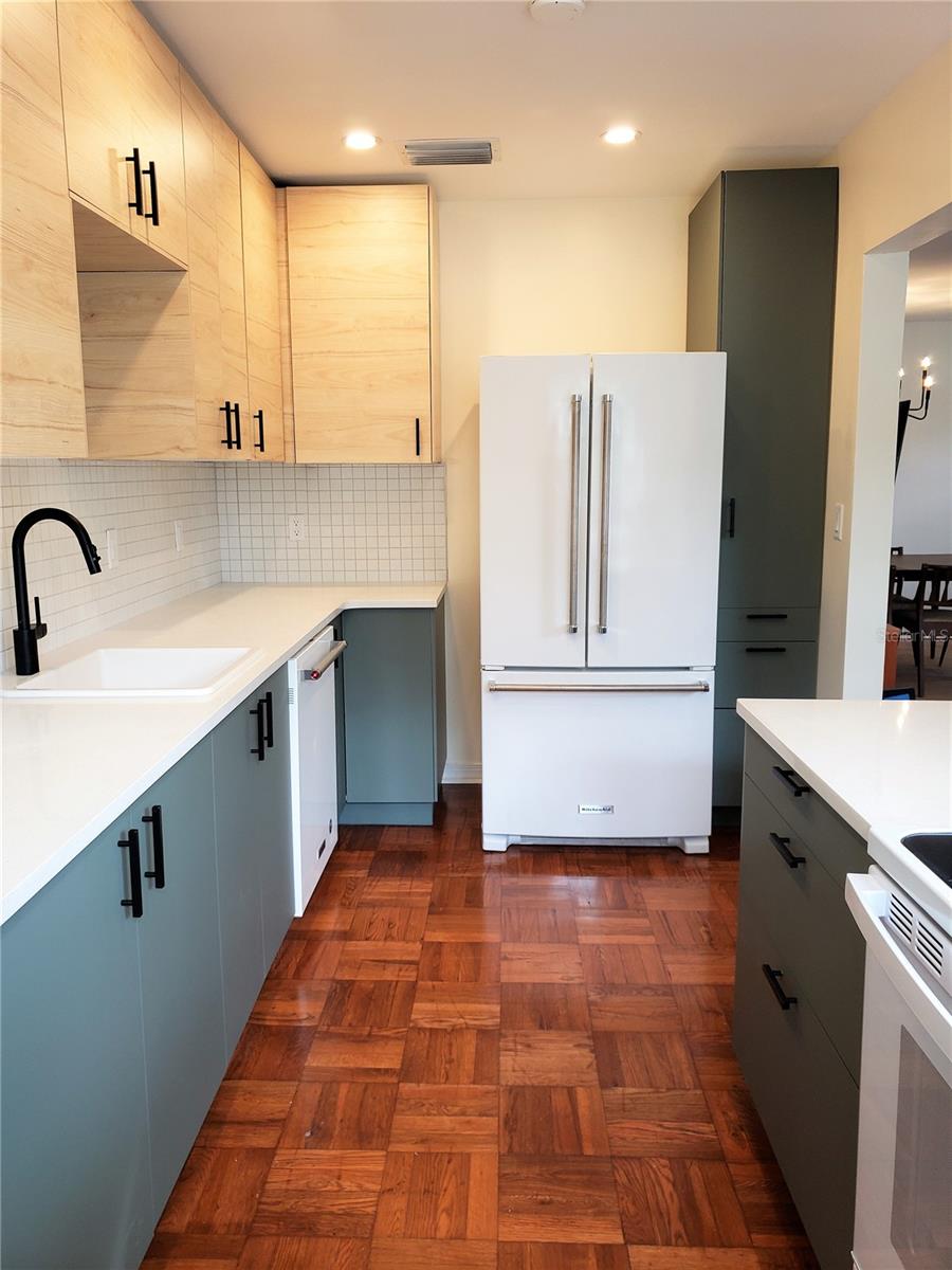 BEACH PARK - Residential Lease