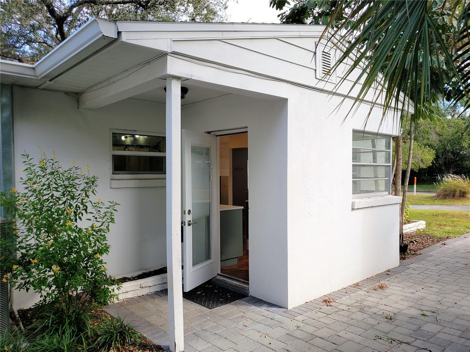 BEACH PARK - Residential Lease