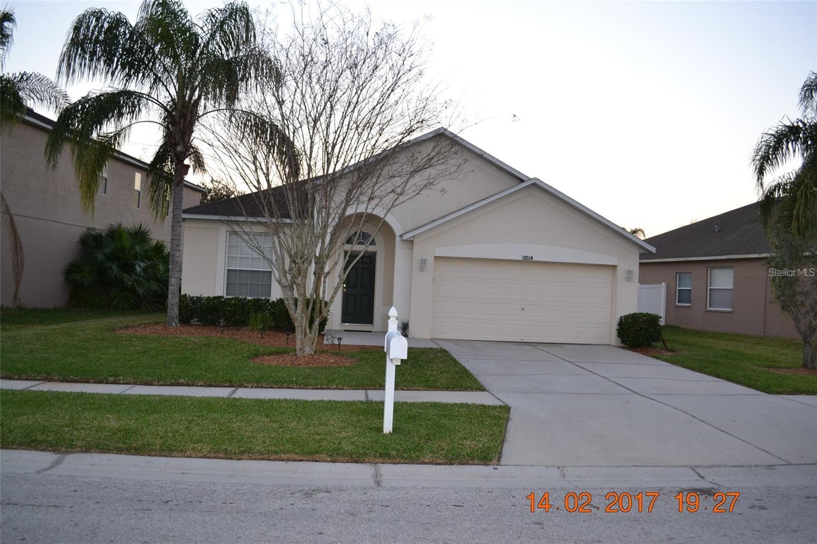 3 BEDROOM 2 BATH SINGLE FAMILY HOME LOCATED ON CONVERSATION! LIVING ROOM AND DINING ROOM, GREAT ROOM PLAN, ISLAND KITCHEN, GAS RANGE, INSIDE LAUNDRY ROOM (BRING YOUR OWNN WASHER AND DRYER), TILE FLOORING, CEILING FANS, LARGE SCREENED PATIO, TWO GARAGE WITH OPENER, SECURITY SYSTEMS, ONE SMALL DOG WITH OWNER APPROVAL, DOUBLE CAR GARAGE, NO CATS.
