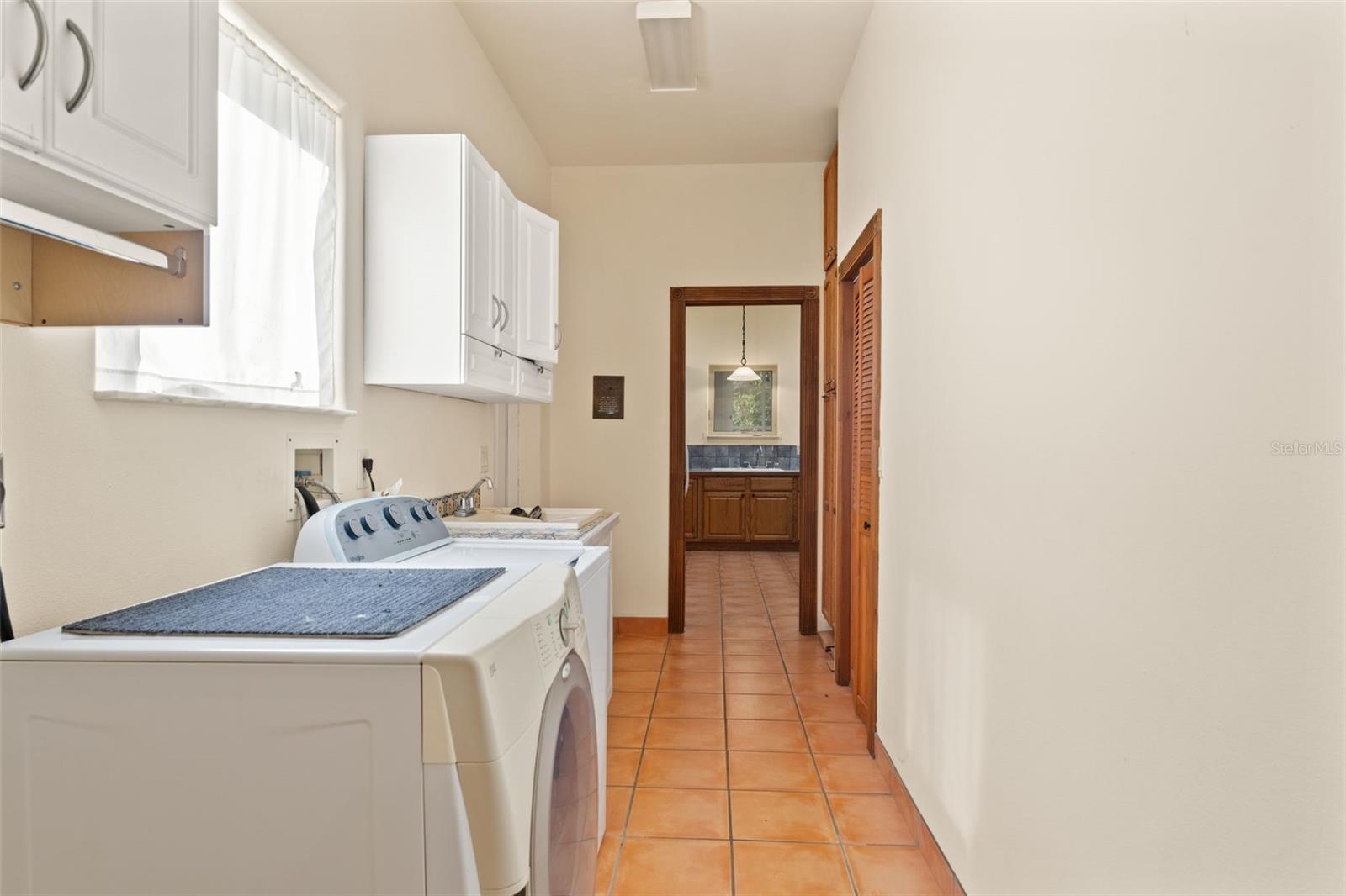 HIDDEN OAKS - Residential