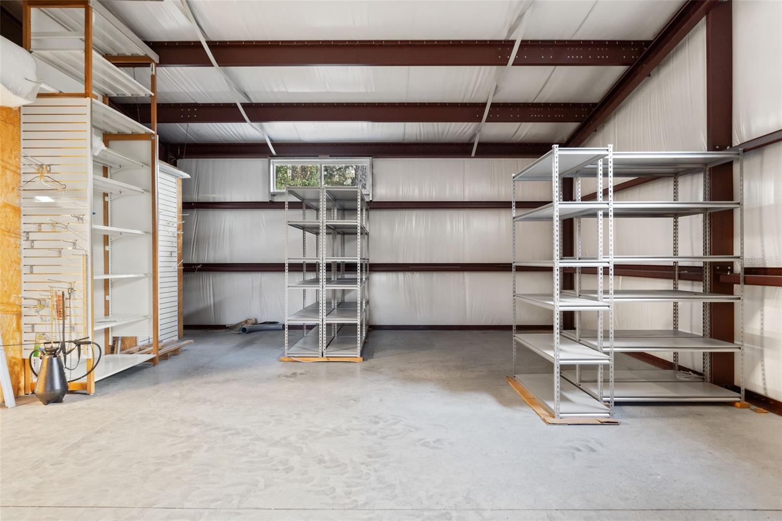 HIDDEN OAKS - Residential