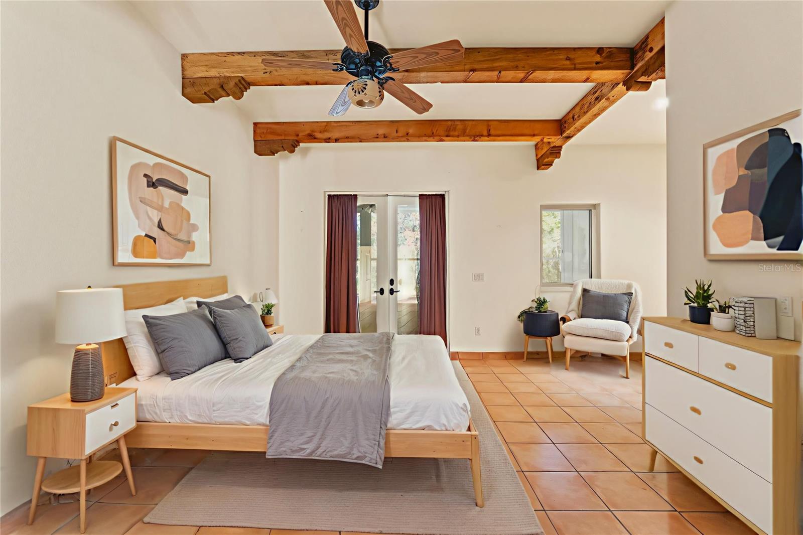 HIDDEN OAKS - Residential