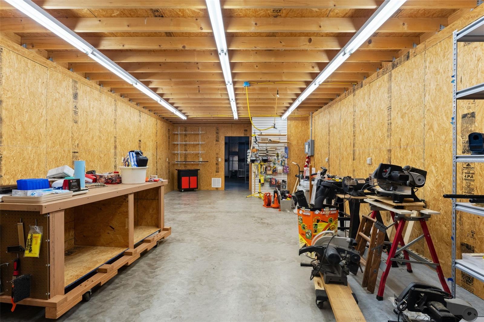 HIDDEN OAKS - Residential