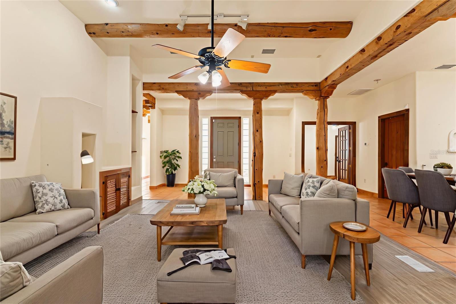 HIDDEN OAKS - Residential