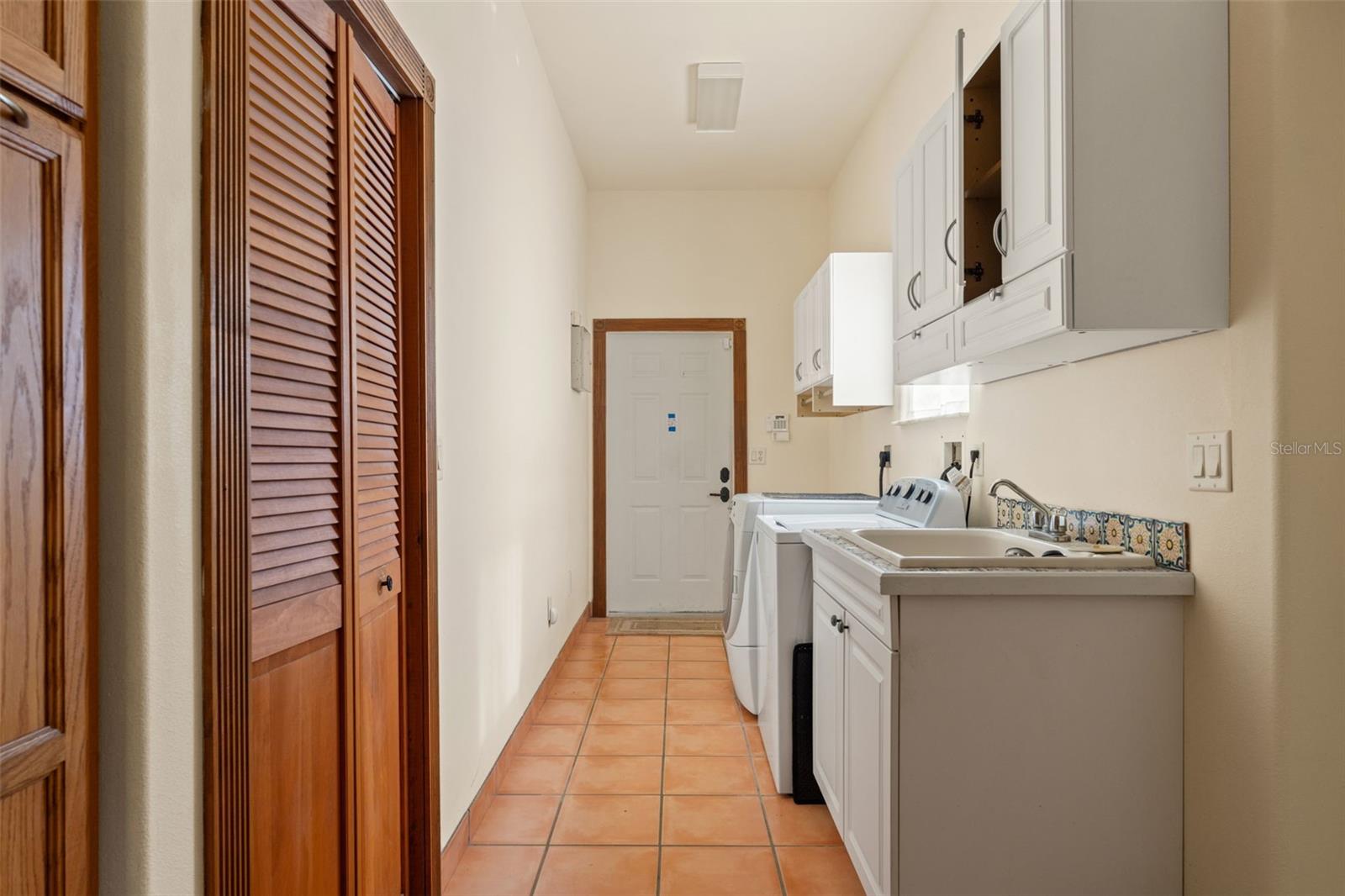 HIDDEN OAKS - Residential