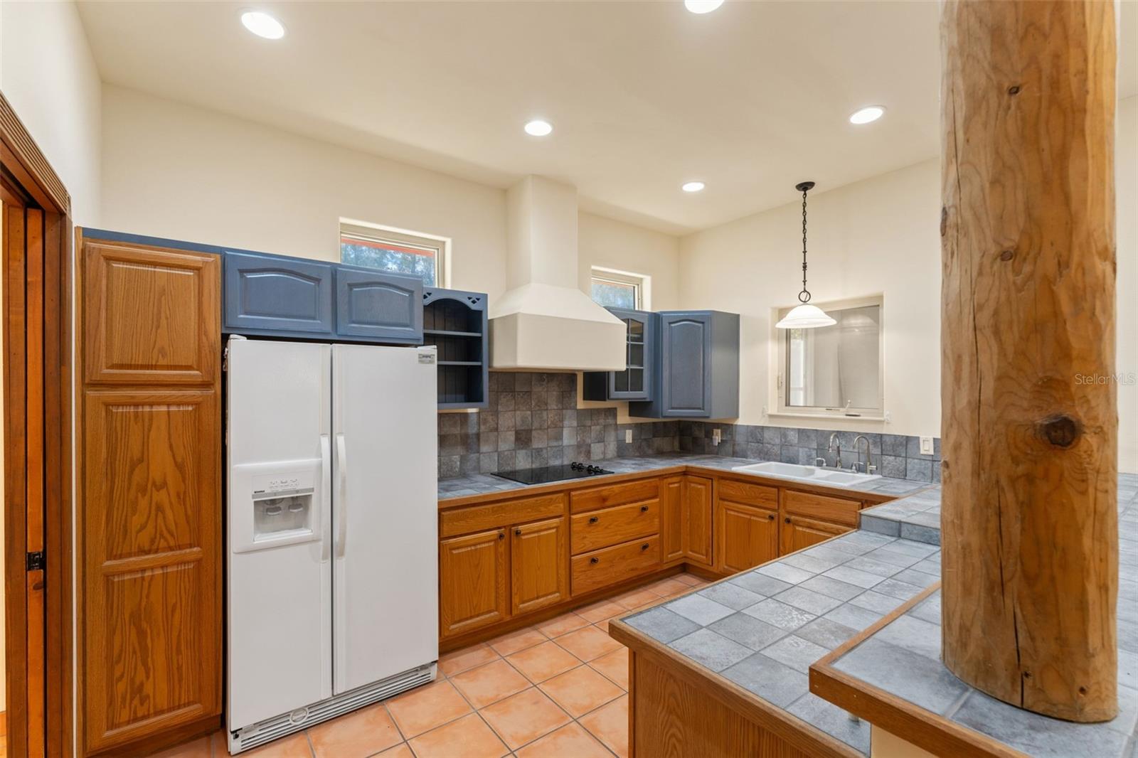 HIDDEN OAKS - Residential