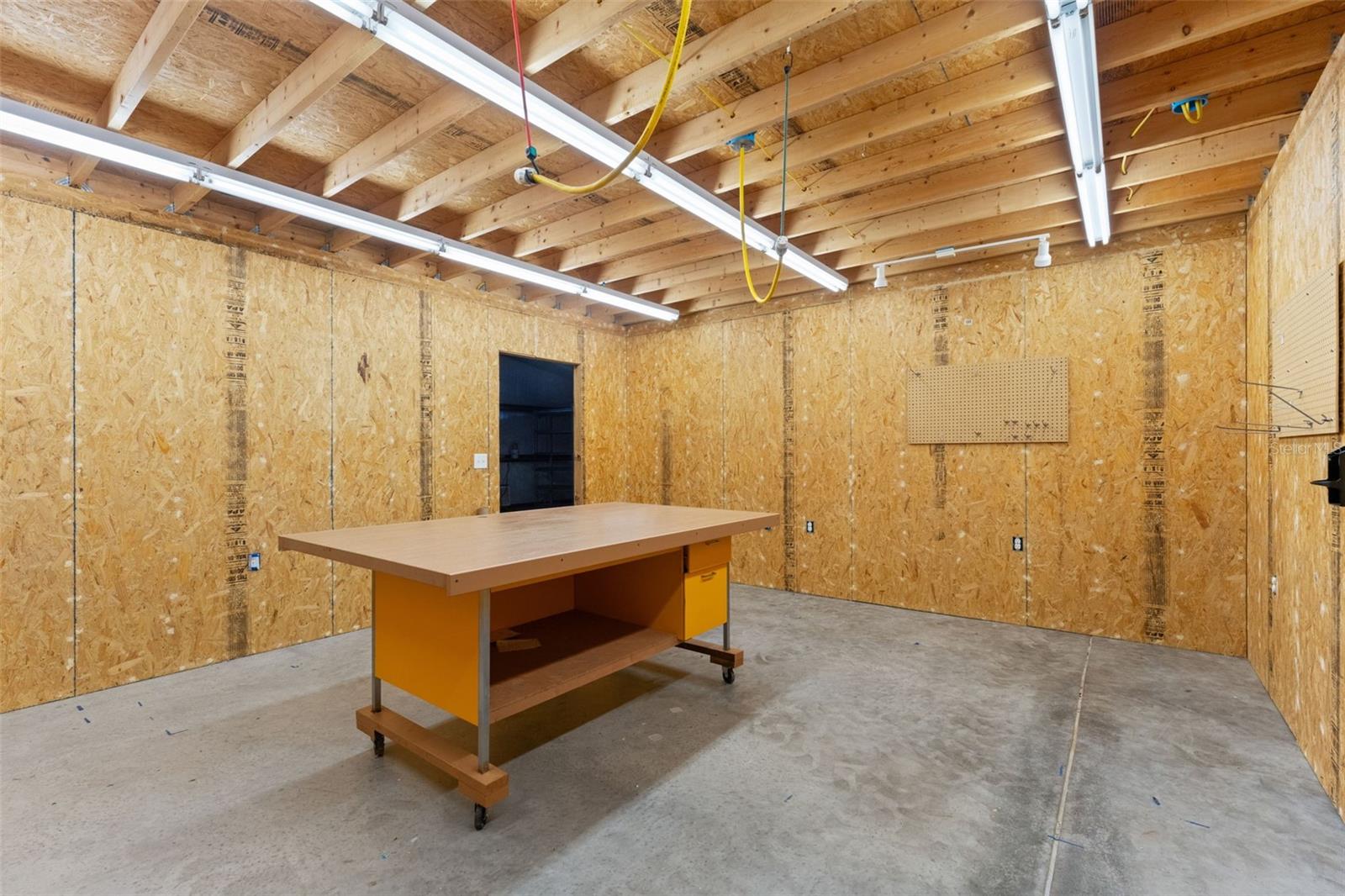 HIDDEN OAKS - Residential