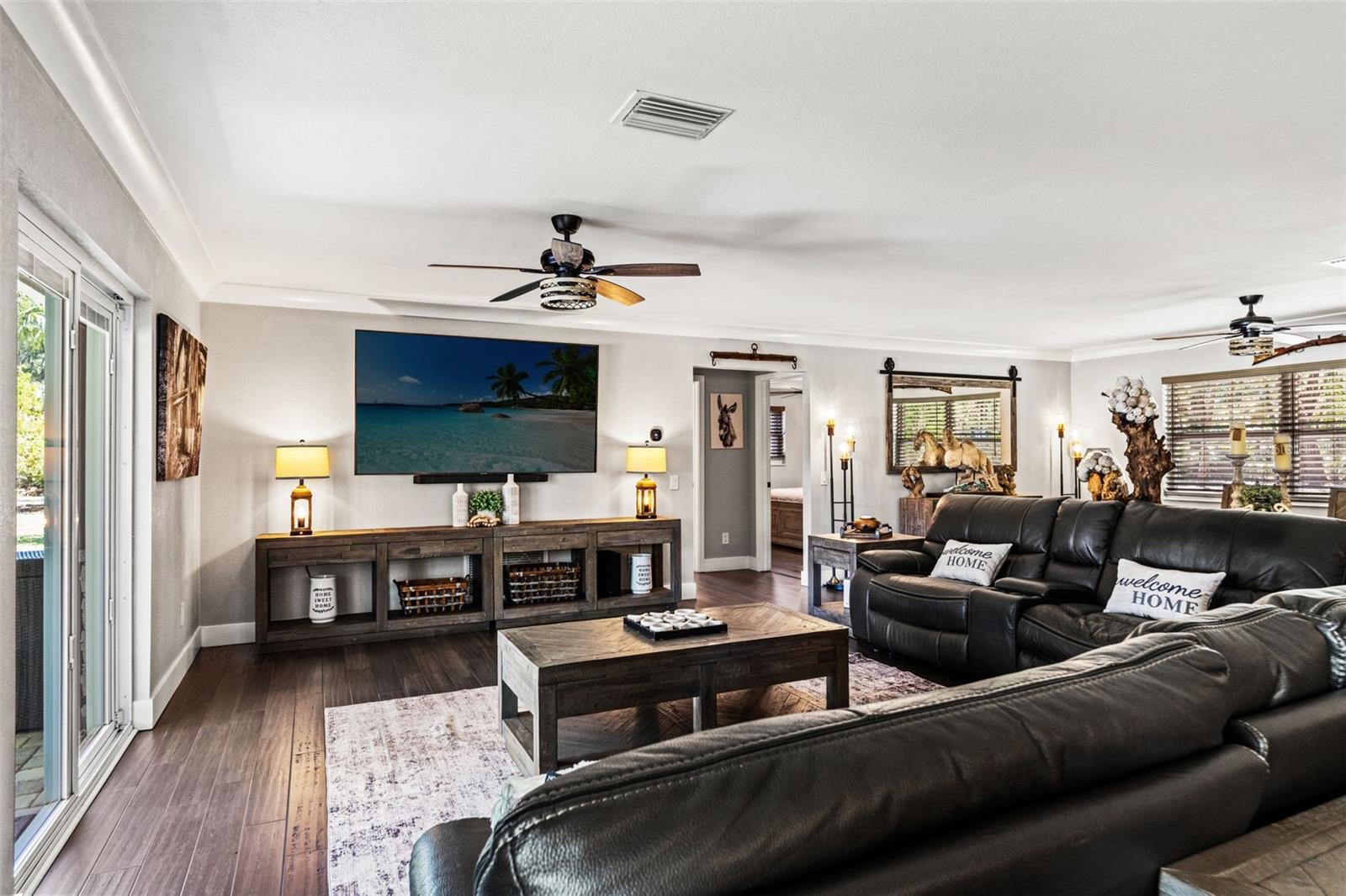 CRYSTAL MANOR - Residential