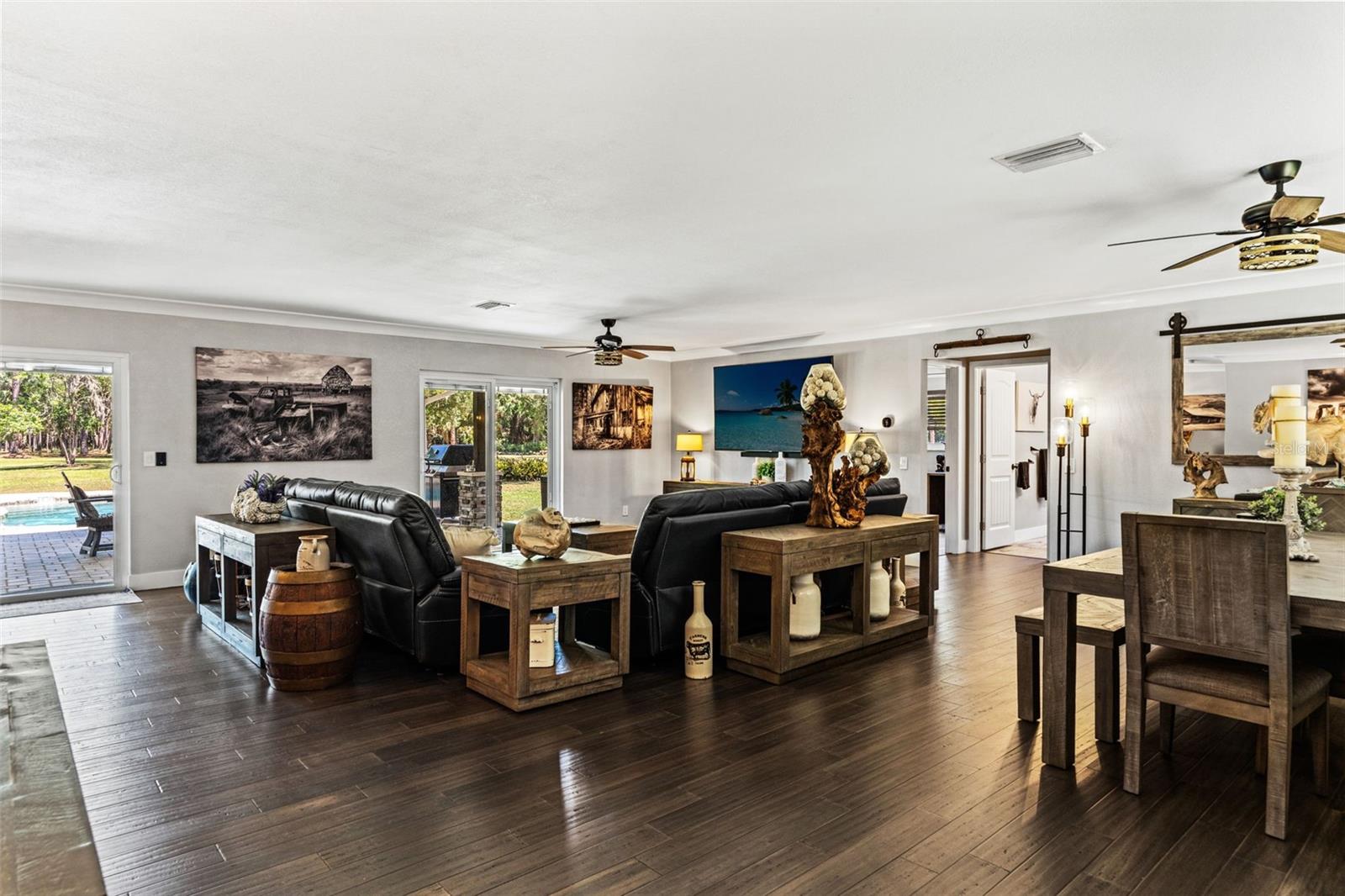 CRYSTAL MANOR - Residential